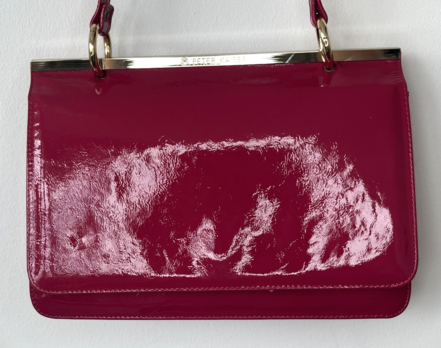 Peter Kaiser Magenta Lackleder Schulter-/Clutch-Tasche – Sehr guter Zustand