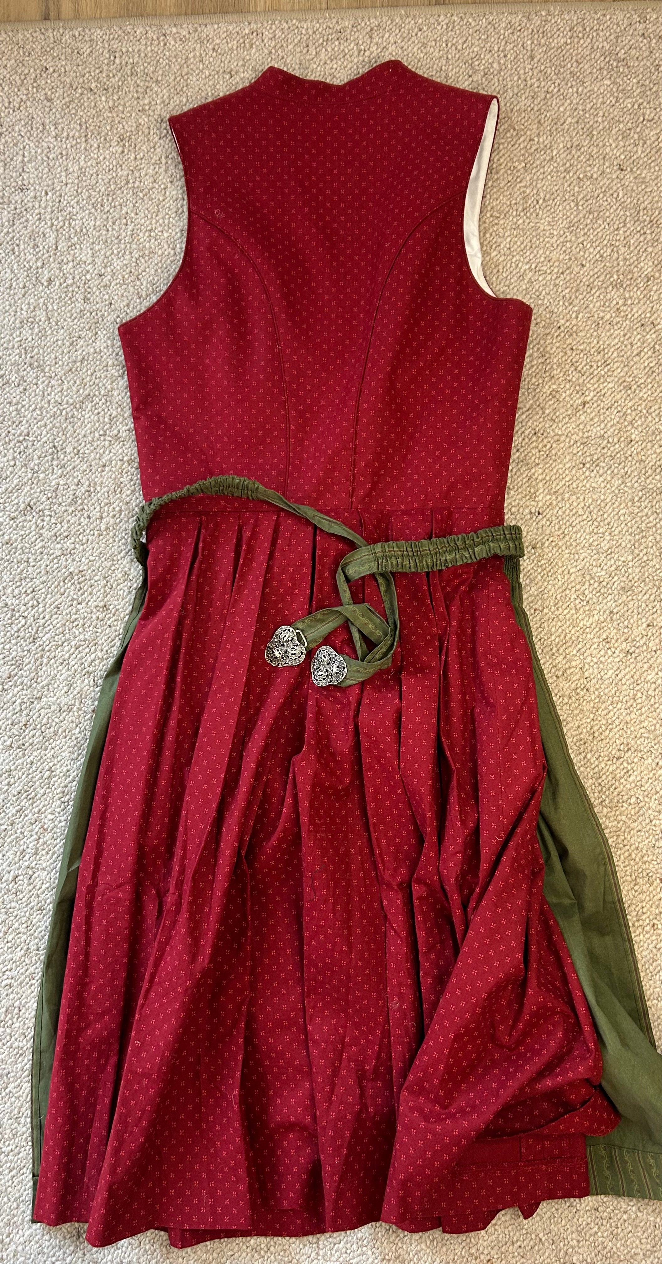 Wenger Dirndl Gr. 38 • rot Baumwolle • zeitloser Alpen-Look • mit Schürze