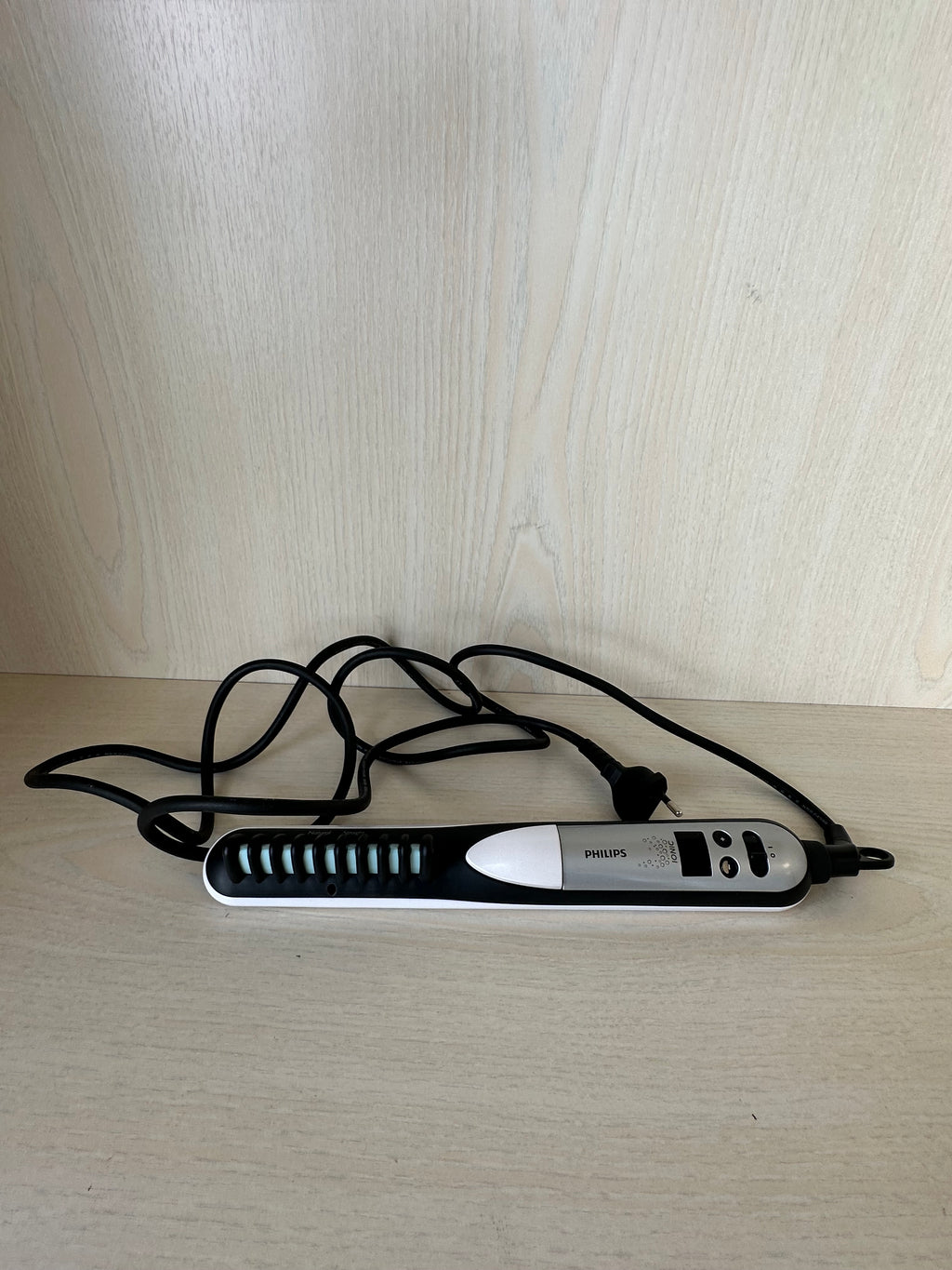 Philips HP8297 Hair Straightener, Ceramic, Ionic, Black/Silver, Very Good