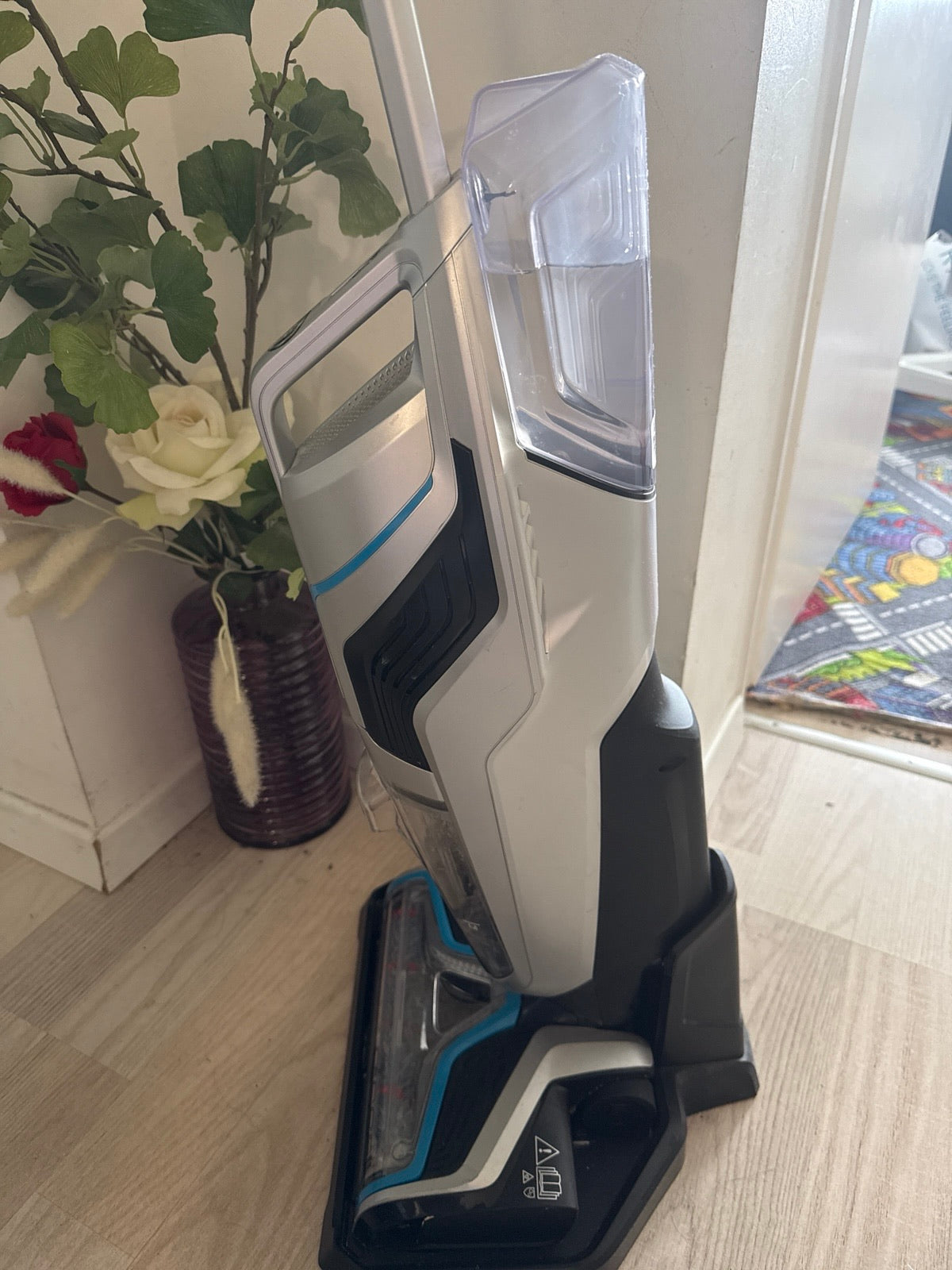 Bissell CrossWave Cordless Max Wet & Dry Vacuum, Silver/Blue, Like New, 116cm