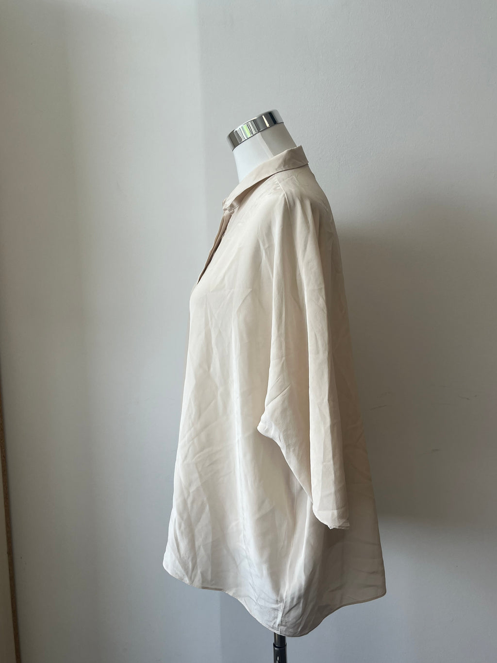 Hauber Loose-Fit Collared Blouse Beige EU 40 Linen-Blend Good Condition