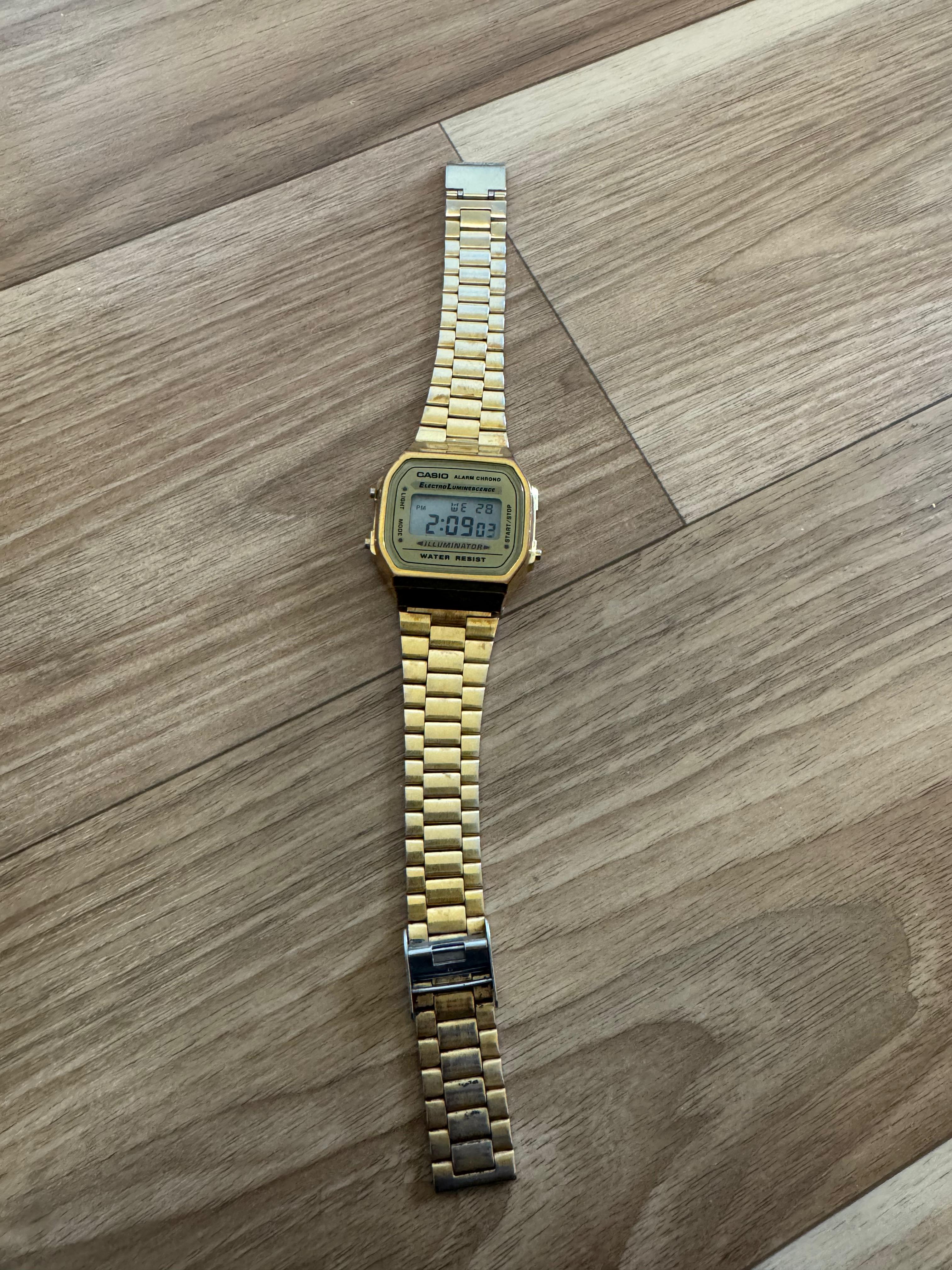 Casio A168WG-9VT Gold Digitaluhr 33,5x35,5mm defekt Display beschädigt
