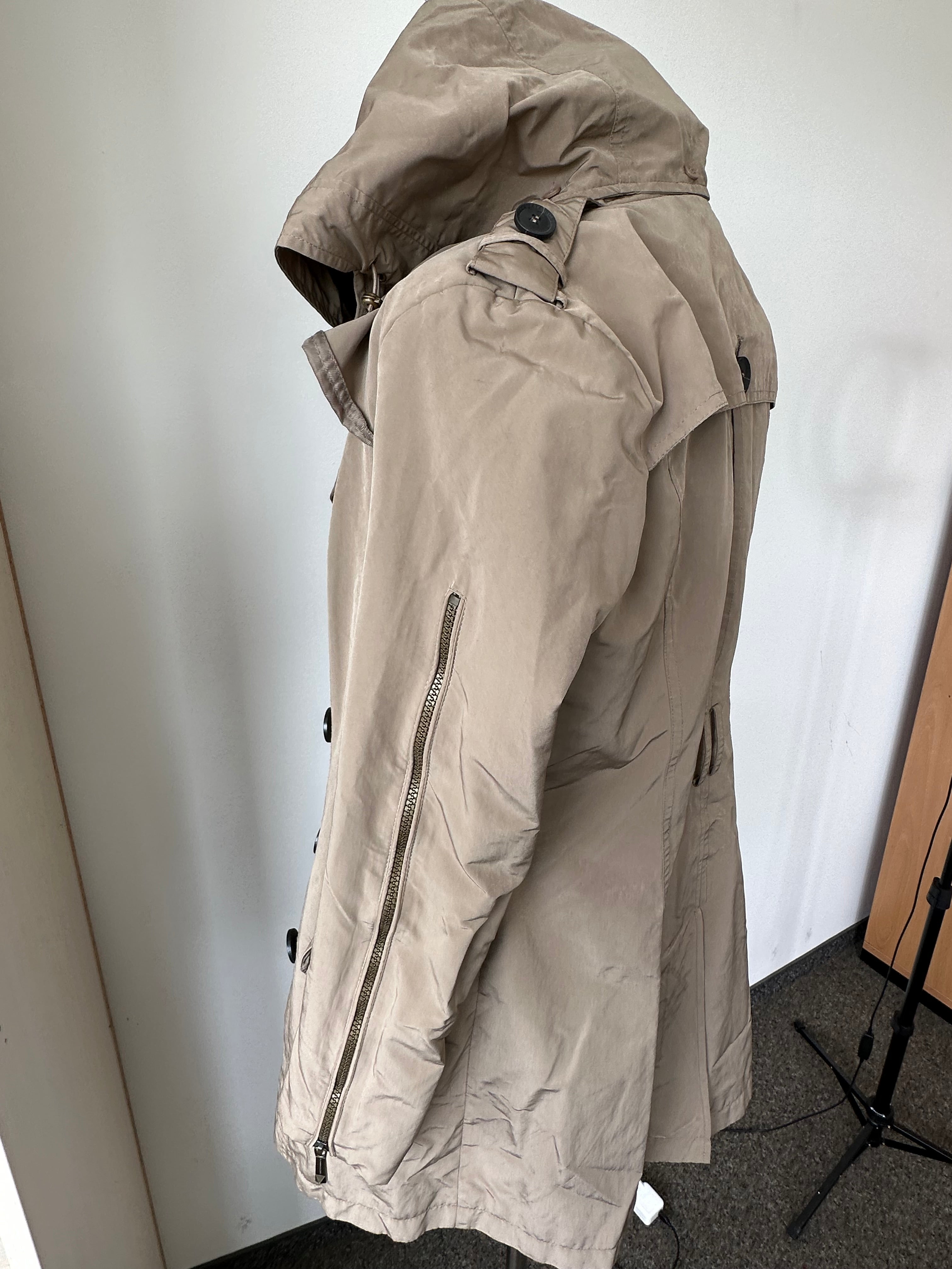 BCBG Max Azria Trenchcoat Beige Kapuze Größe M Sehr Gut