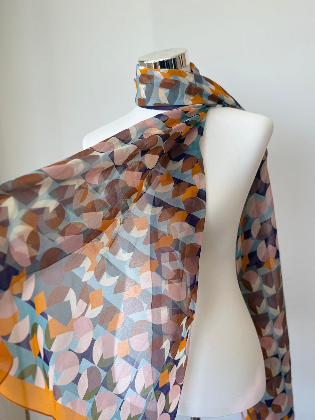 Marc Cain Seidenkleid, bunter Print, Gr. 42, wie neu