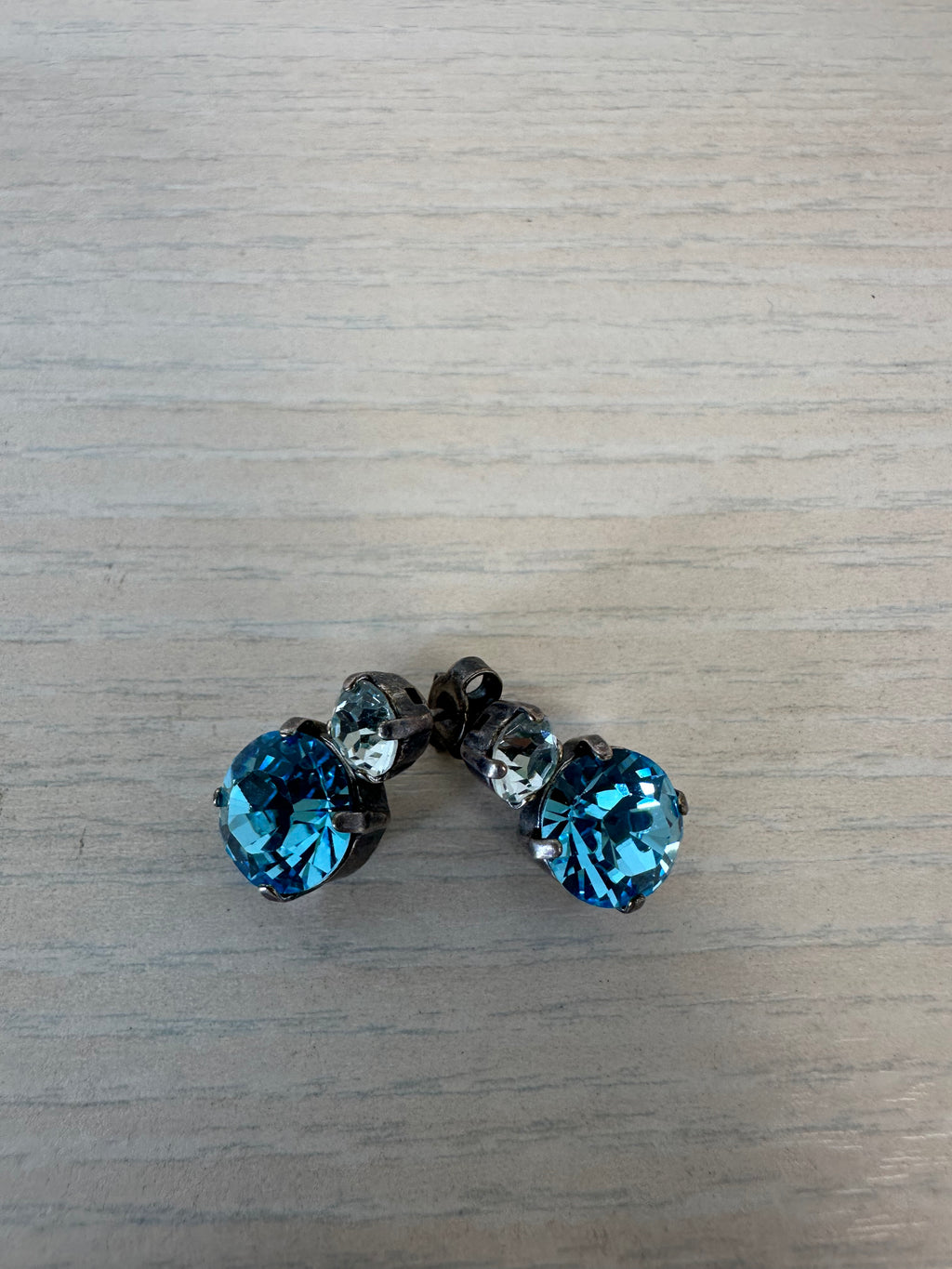 Vintage aqua blue double-crystal stud earrings, antique bronze, good condition