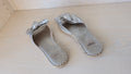 Buffalo London Silber Leder Slides mit Schleife – Größe 38, guter Zustand