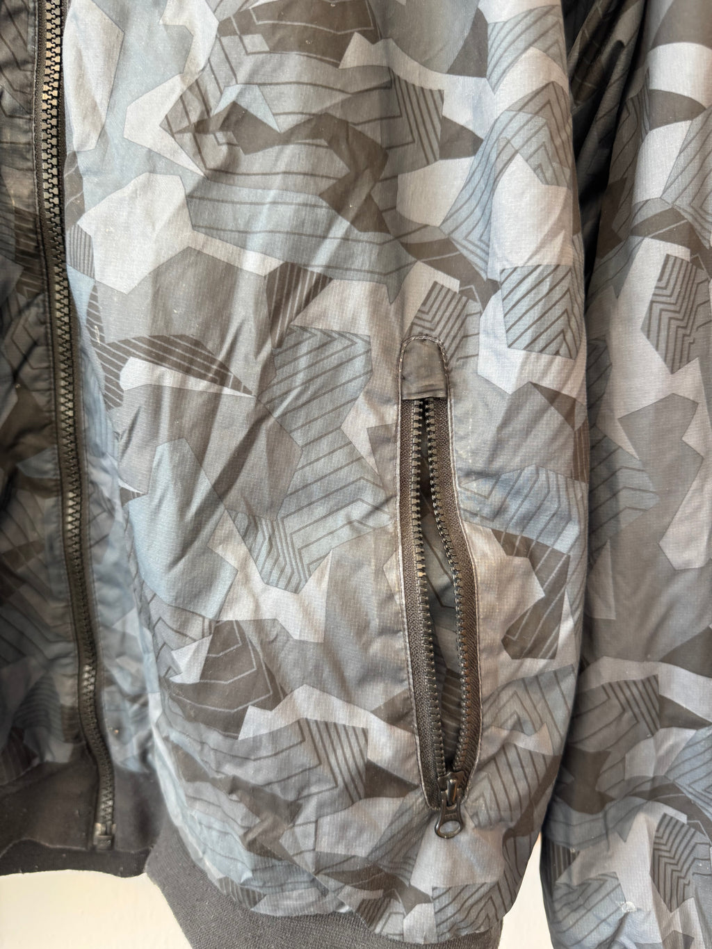 Nike Windrunner AOP Badland Jacke M Schwarz/Olive – Guter Zustand