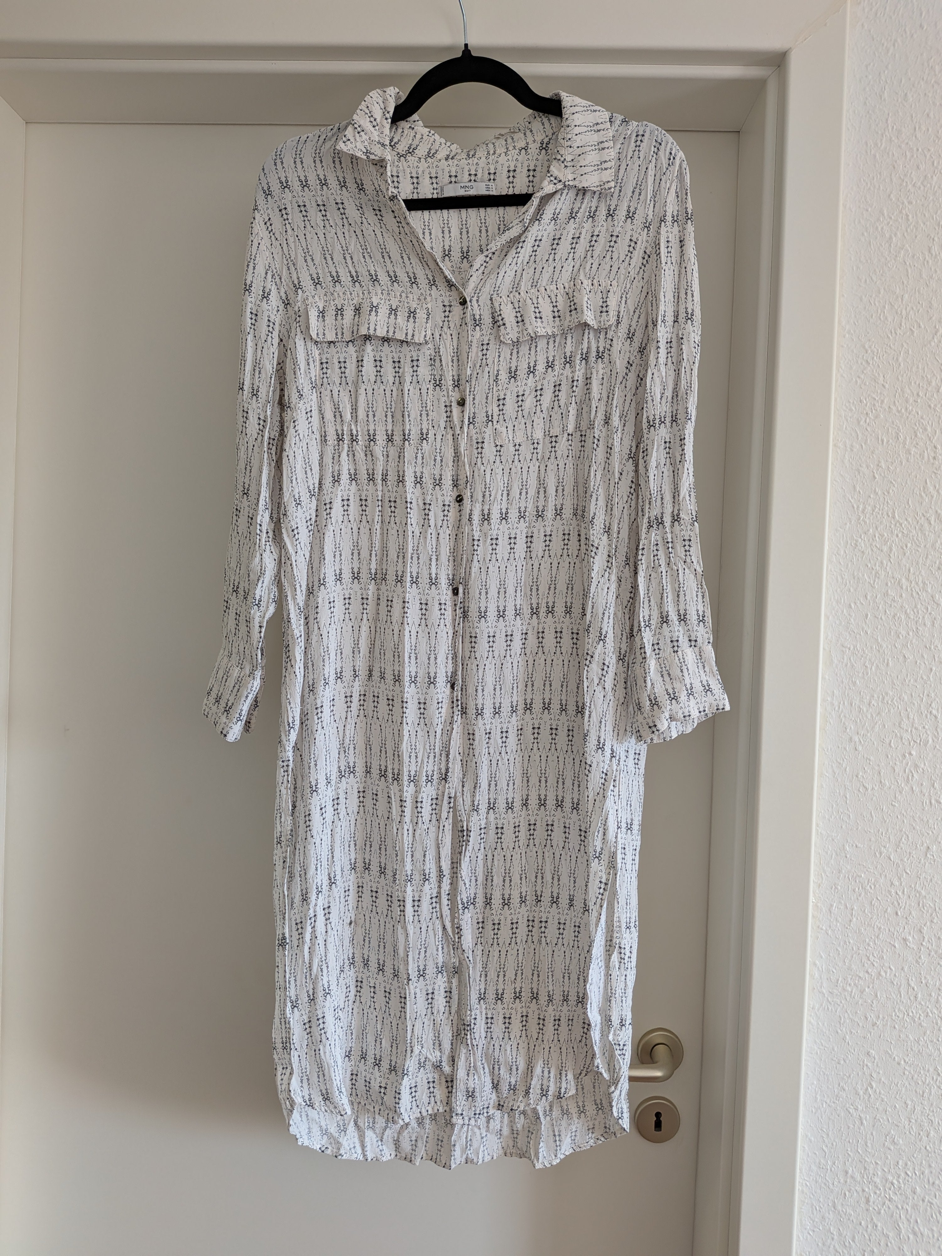 Mango Shirtkleid Gr. M – Weiß/Schwarz, sehr guter Zustand