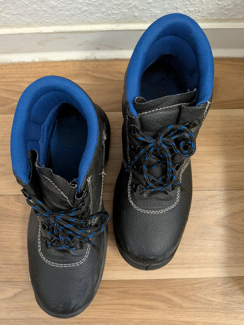 Like New S3 Safety Boots Size 42 Black – Steel Toe & Puncture-Proof Sole