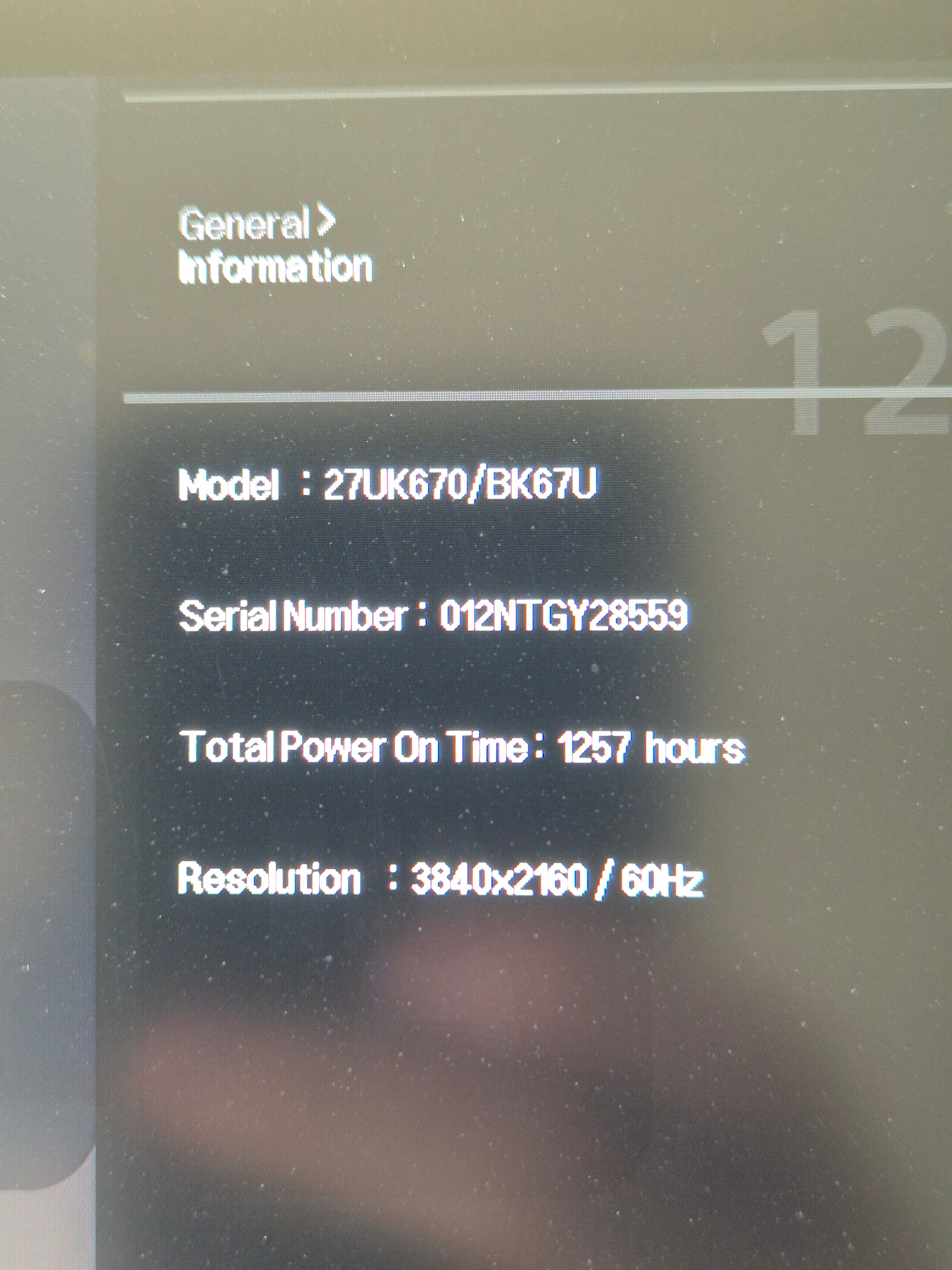 LG 27UK670-B 27 IPS 4K Monitor Schwarz, USB-C, Sehr Gut, Ohne Standfuß