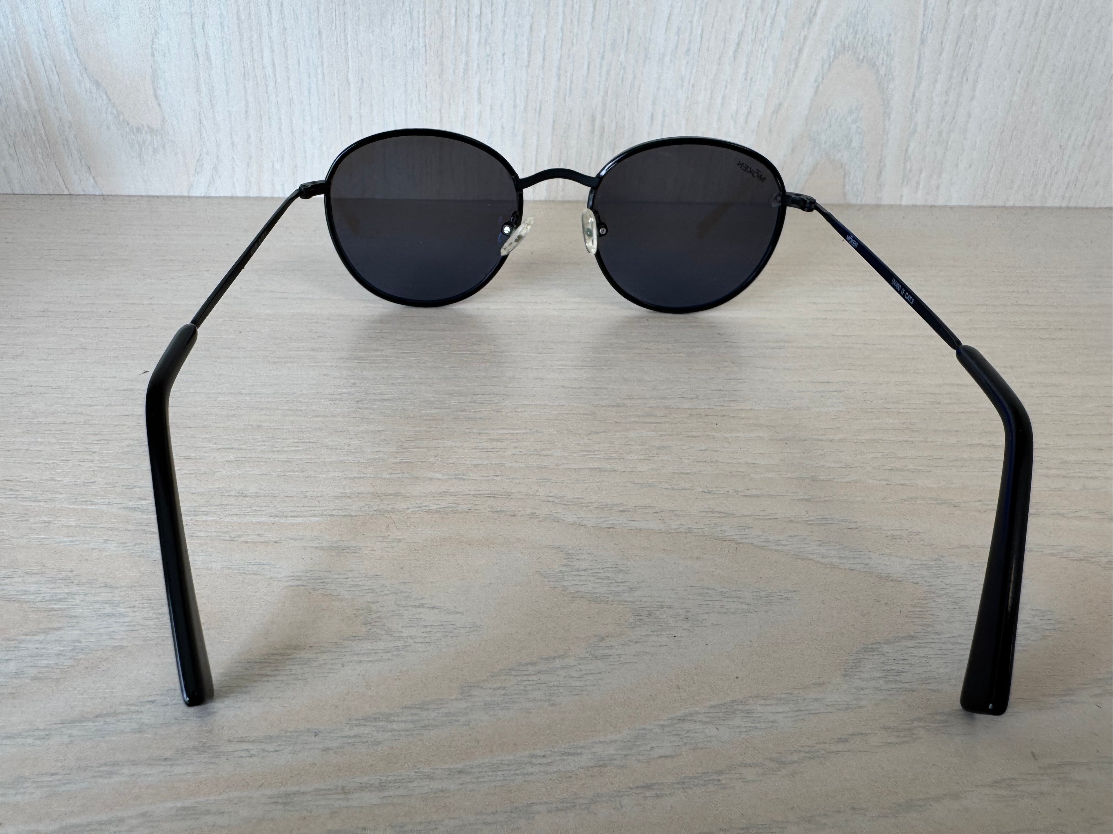 Moken Retro Round Sunglasses – Metal Frame, Black, Medium, Poor Condition
