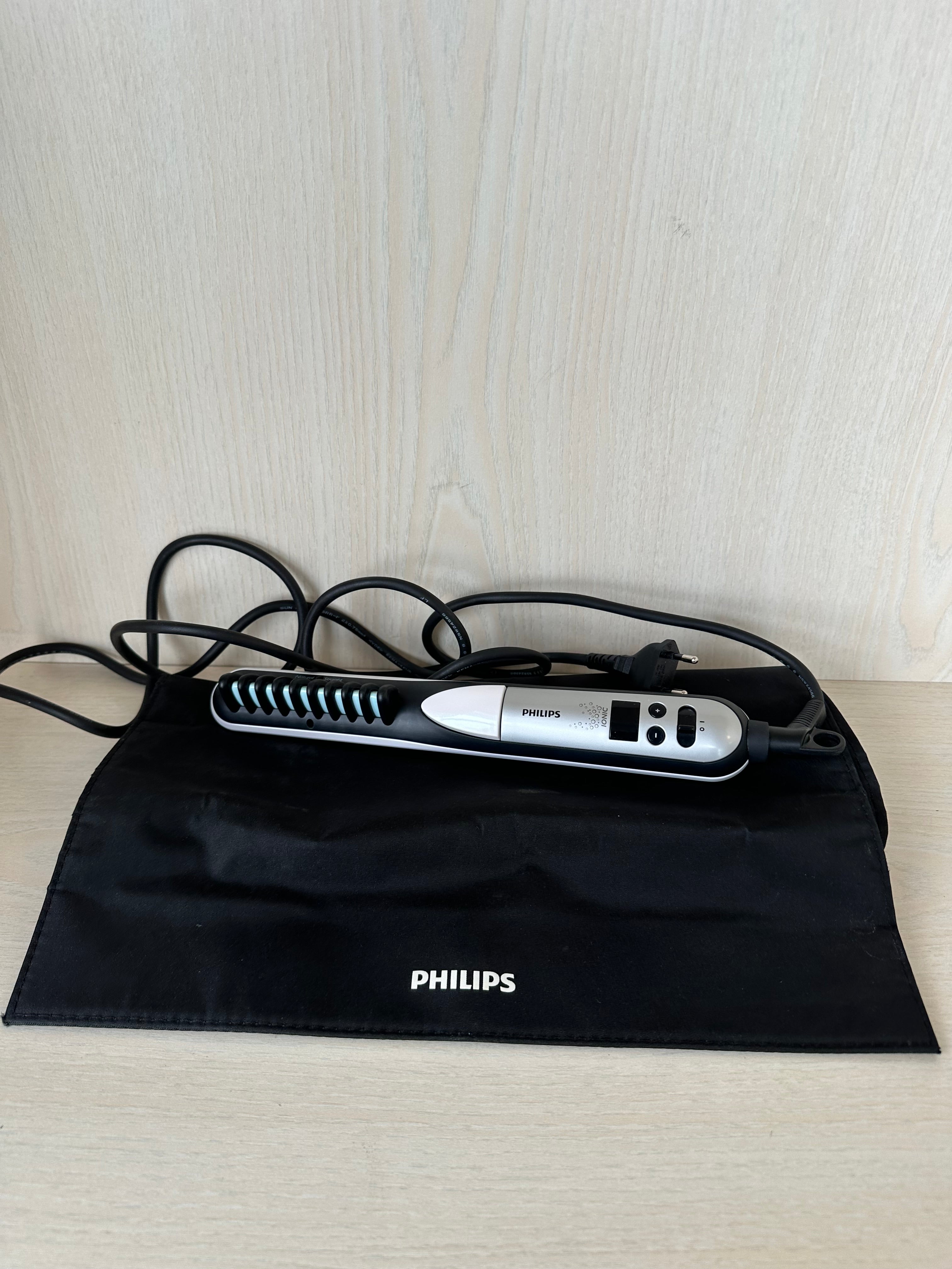 Philips HP8297 Hair Straightener, Ceramic, Ionic, Black/Silver, Very Good