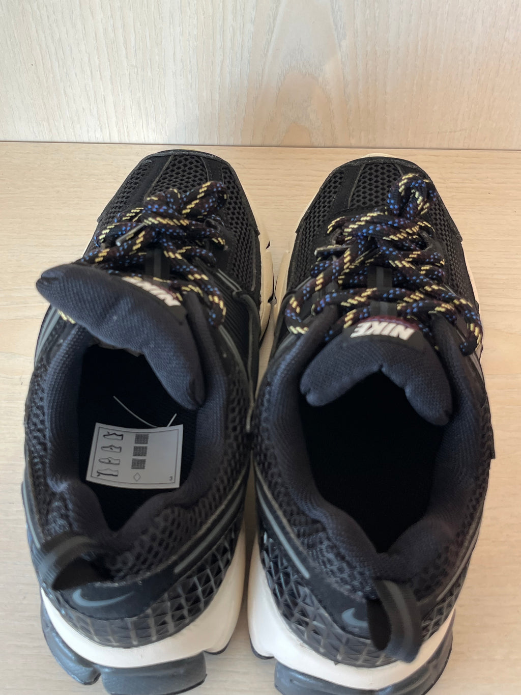 Nike Vomero 5 GS Black/Soft Pearl – EU 39 New