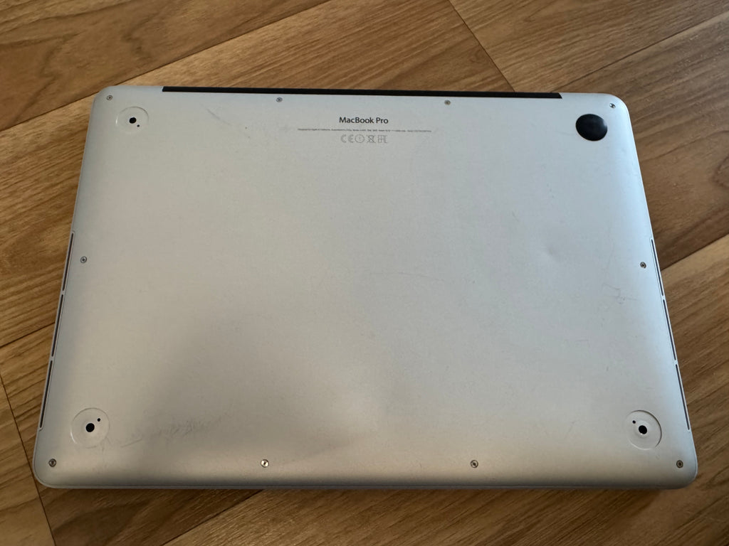 Apple MacBook Pro 13 Retina – i5 / 8GB / 256GB SSD, Silber, guter Zustand