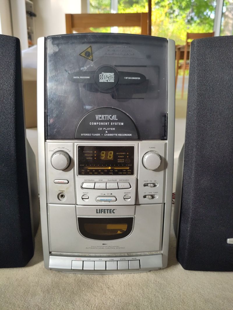 Lifetec LT 7800 CD Micro Audio System Stereo Silver Compact with Speakers Good