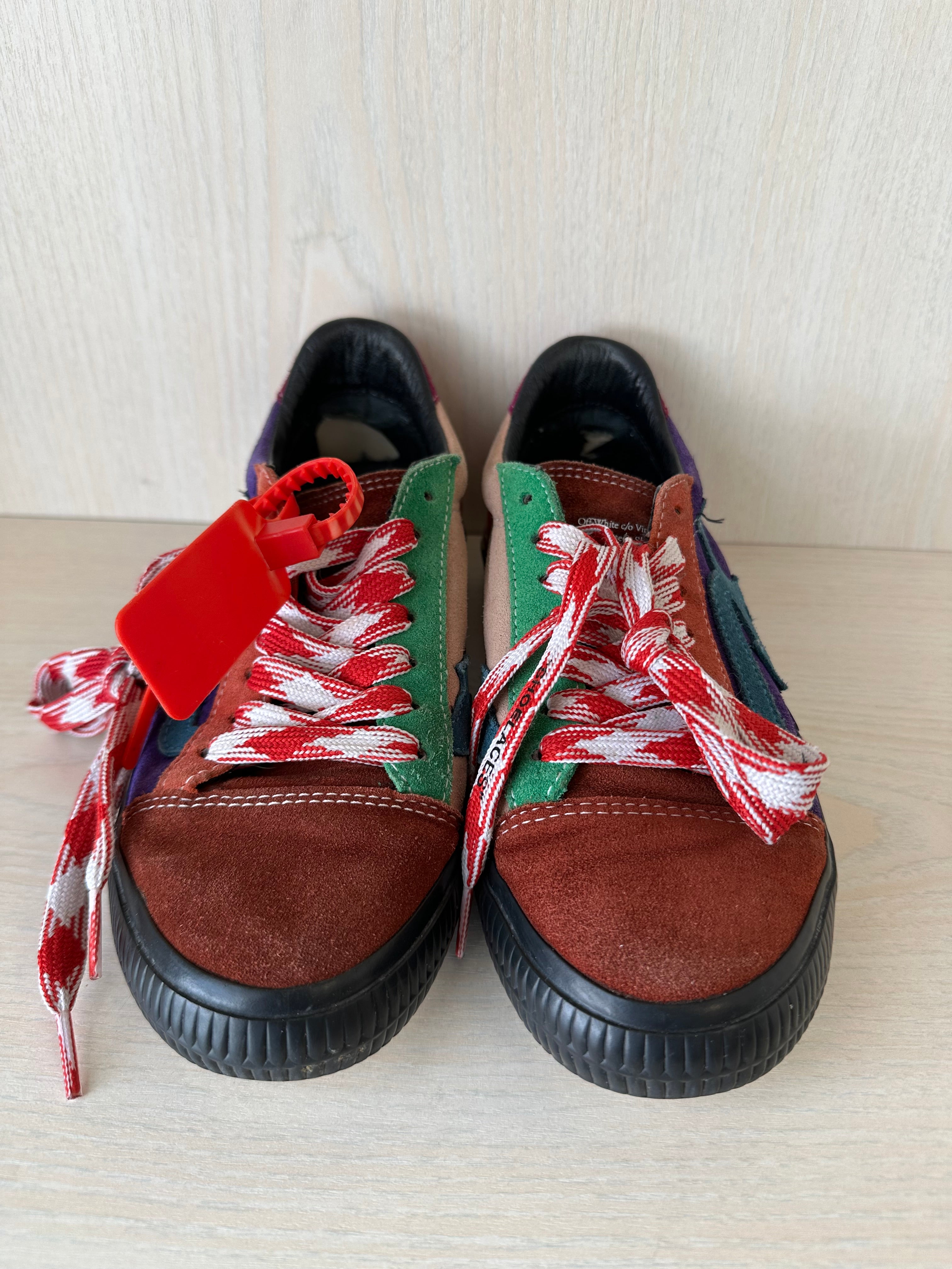 Off-White Arrow Vulcanized Low Multicolor Wildleder Sneaker EU 36, guter Zustand