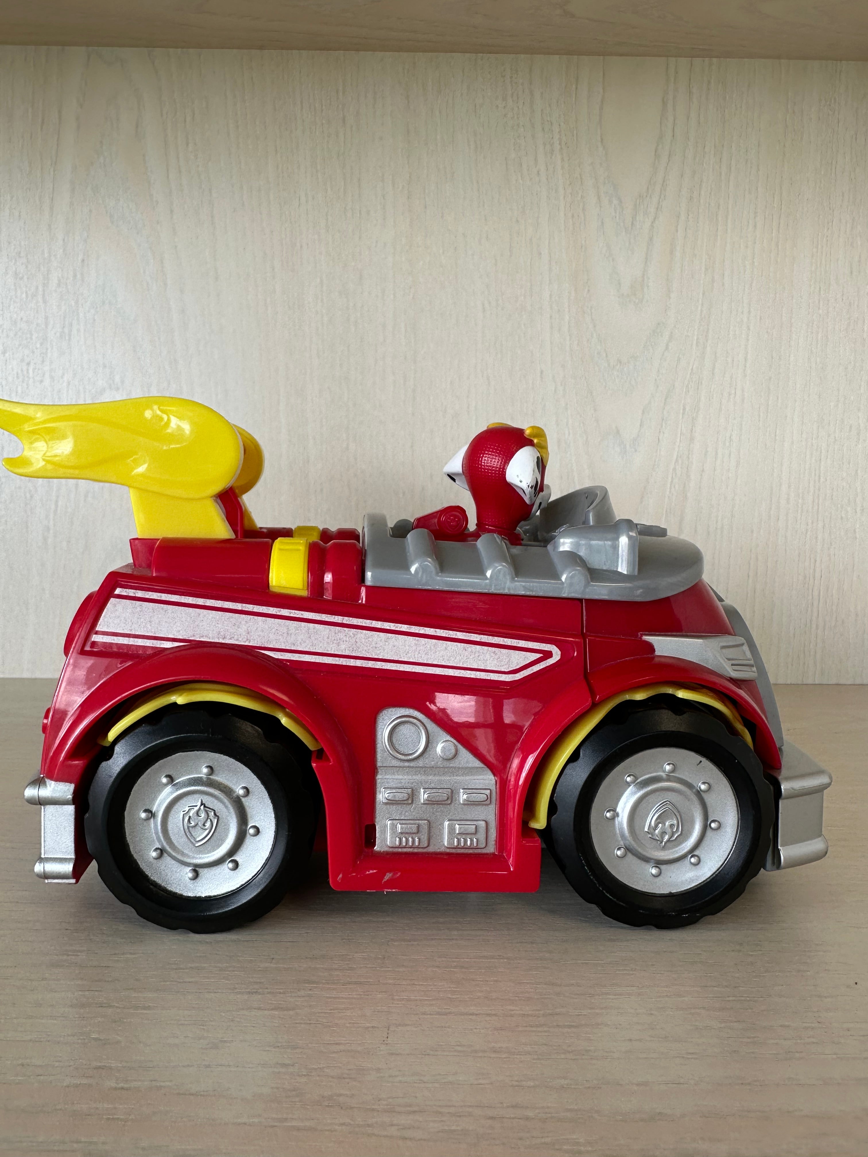 PAW Patrol Mighty Pups Marshall Deluxe Powered-Up Fire Truck, Very Good, Medium