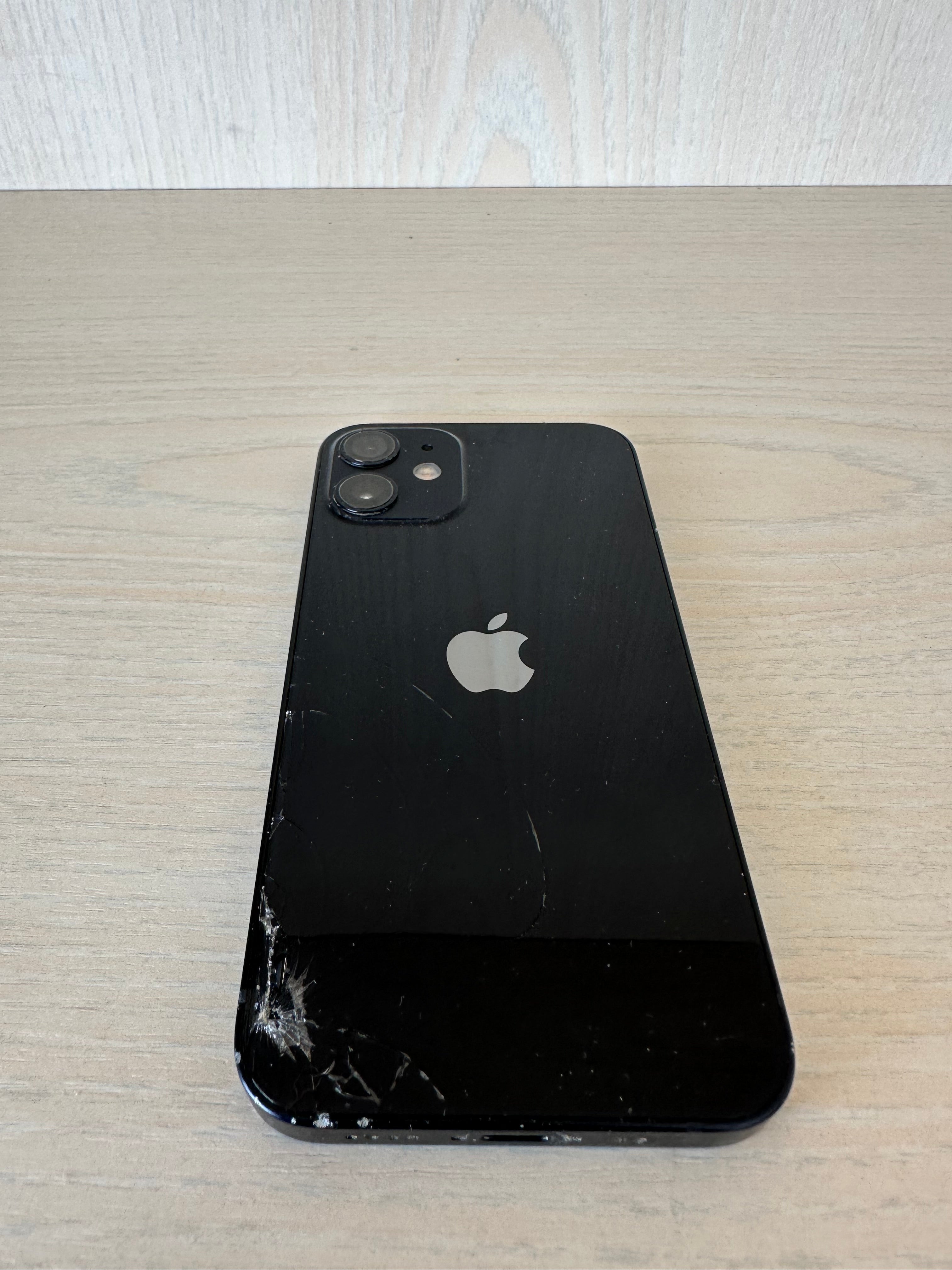 Apple iPhone 12 mini 128GB Black (A2399 EU) Poor, Back Glass Broken, With Case