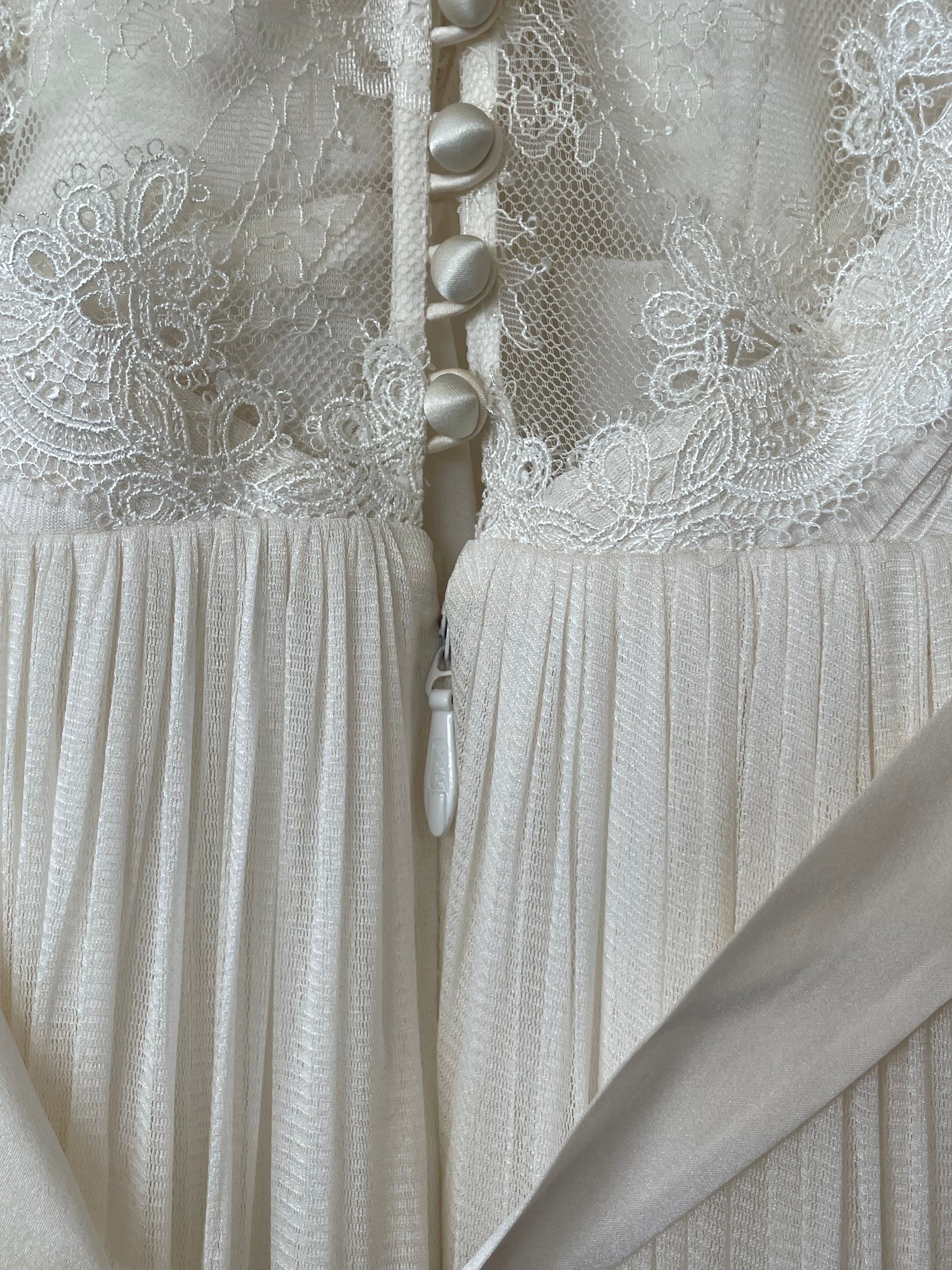 Catherine Deane Fantasia Cream Lace Chiffon Wedding Dress EU36, Very Good