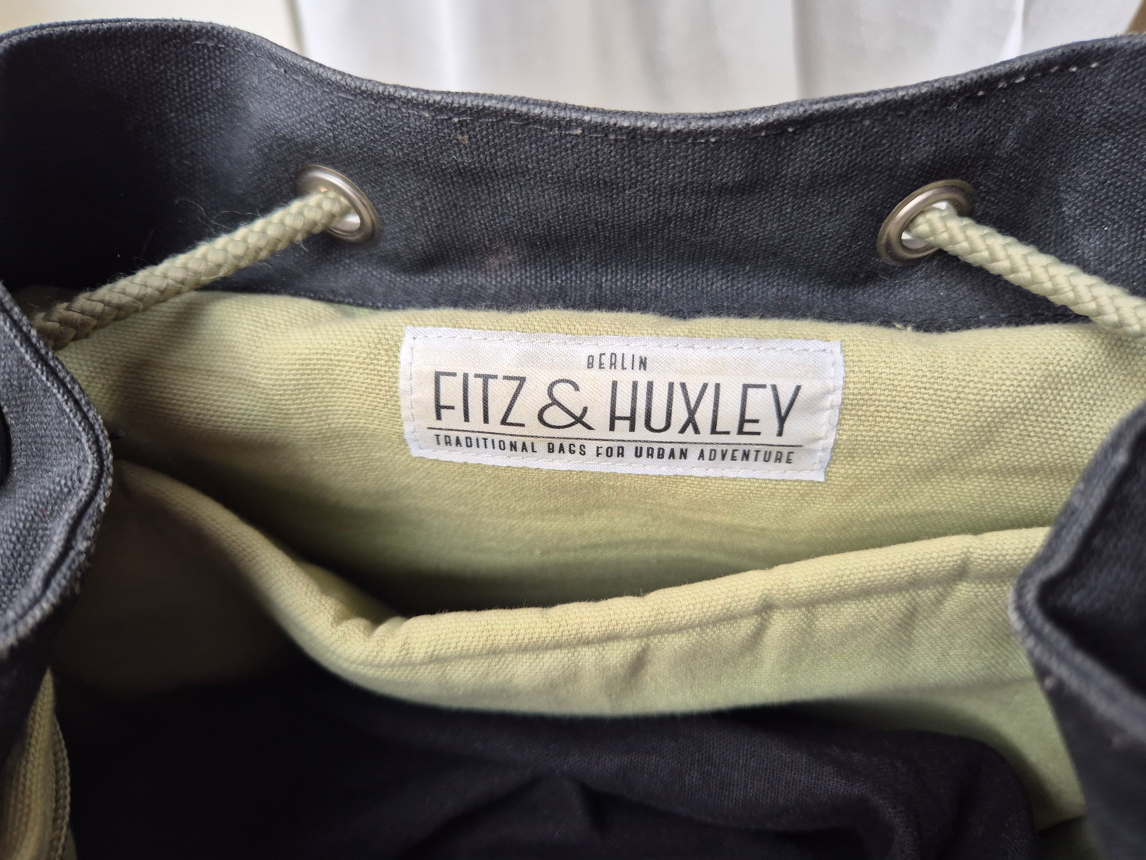Fitz & Huxley Rucksack “Equinox” – Canvas & Leder, Schwarz, H35xB25xT15