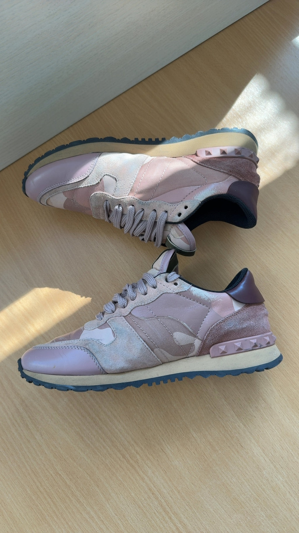 Valentino Garavani Rockrunner Sneakers Rose/Beige Camo EU 37.5 Very Good