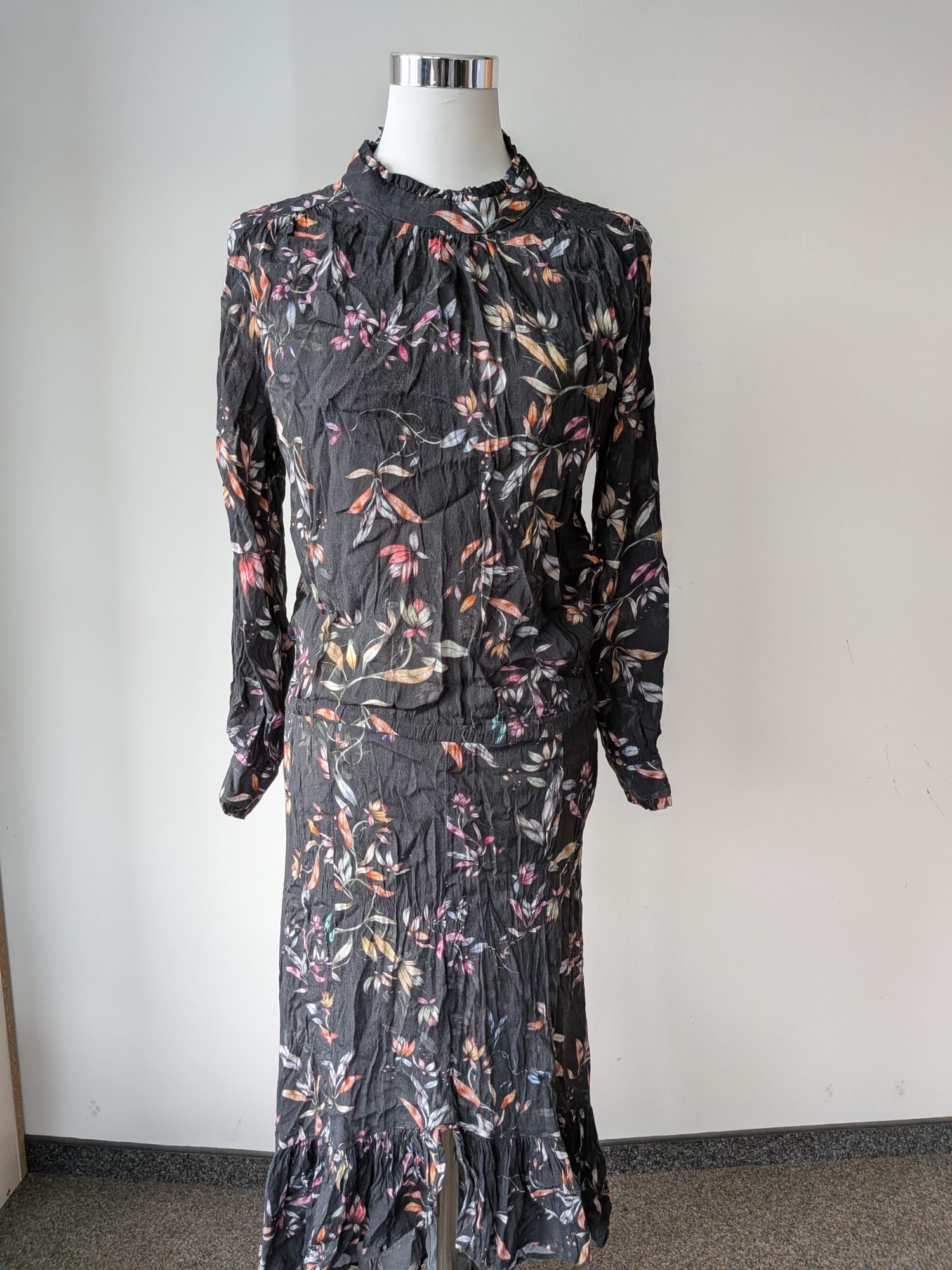 Ravn Copenhagen floral midi dress, size M, black multicolor, good condition