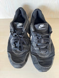 Nike Venture Runner – Schwarz/Weiß, Größe EU 45, Gebraucht