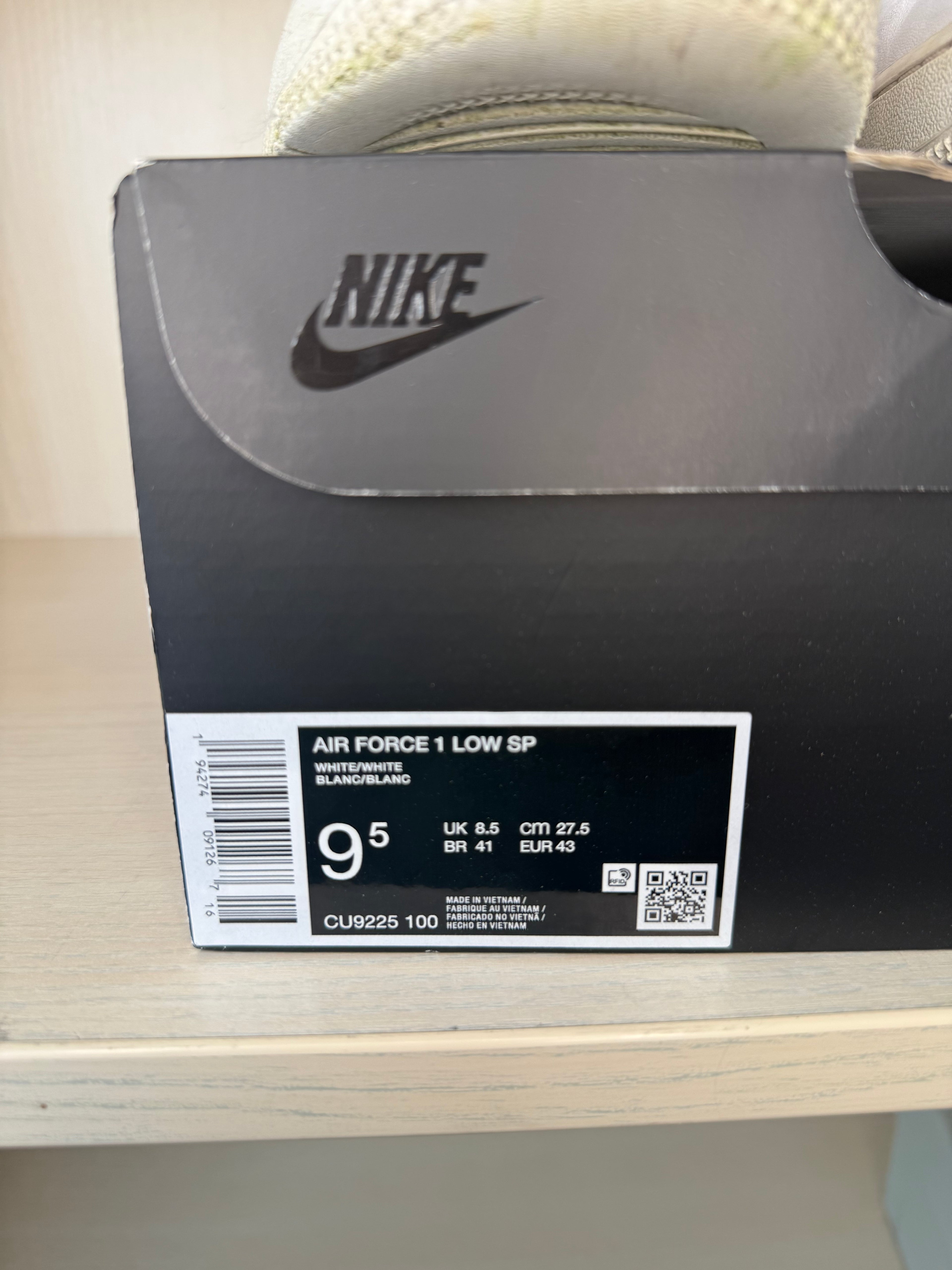Supreme x Nike Air Force 1 Low Weiß EU 43 – gebraucht, Box Logo