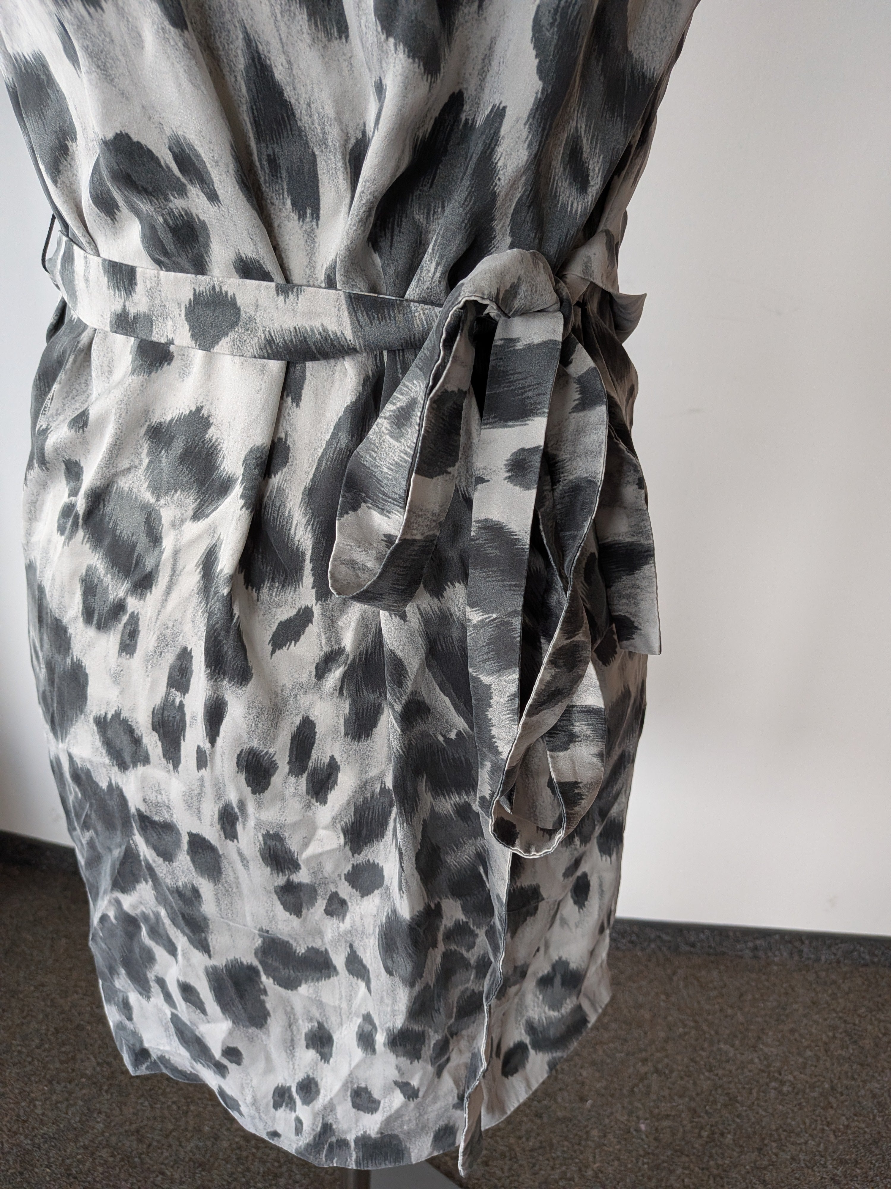 Stella McCartney Silk Dress – Grey Leopard Print, IT 38 / EU 34, Very Good