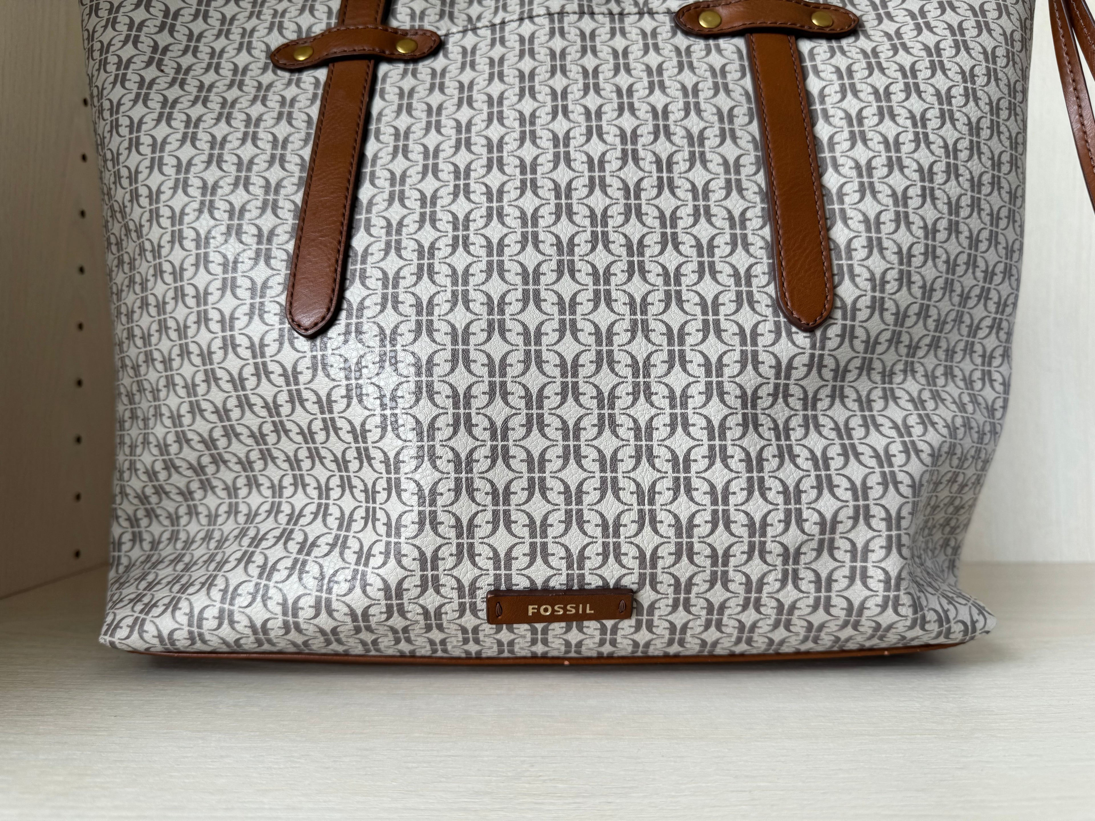 Fossil Jacqueline Tote Heritage Monogram Beige Canvas Mittel, guter Zustand