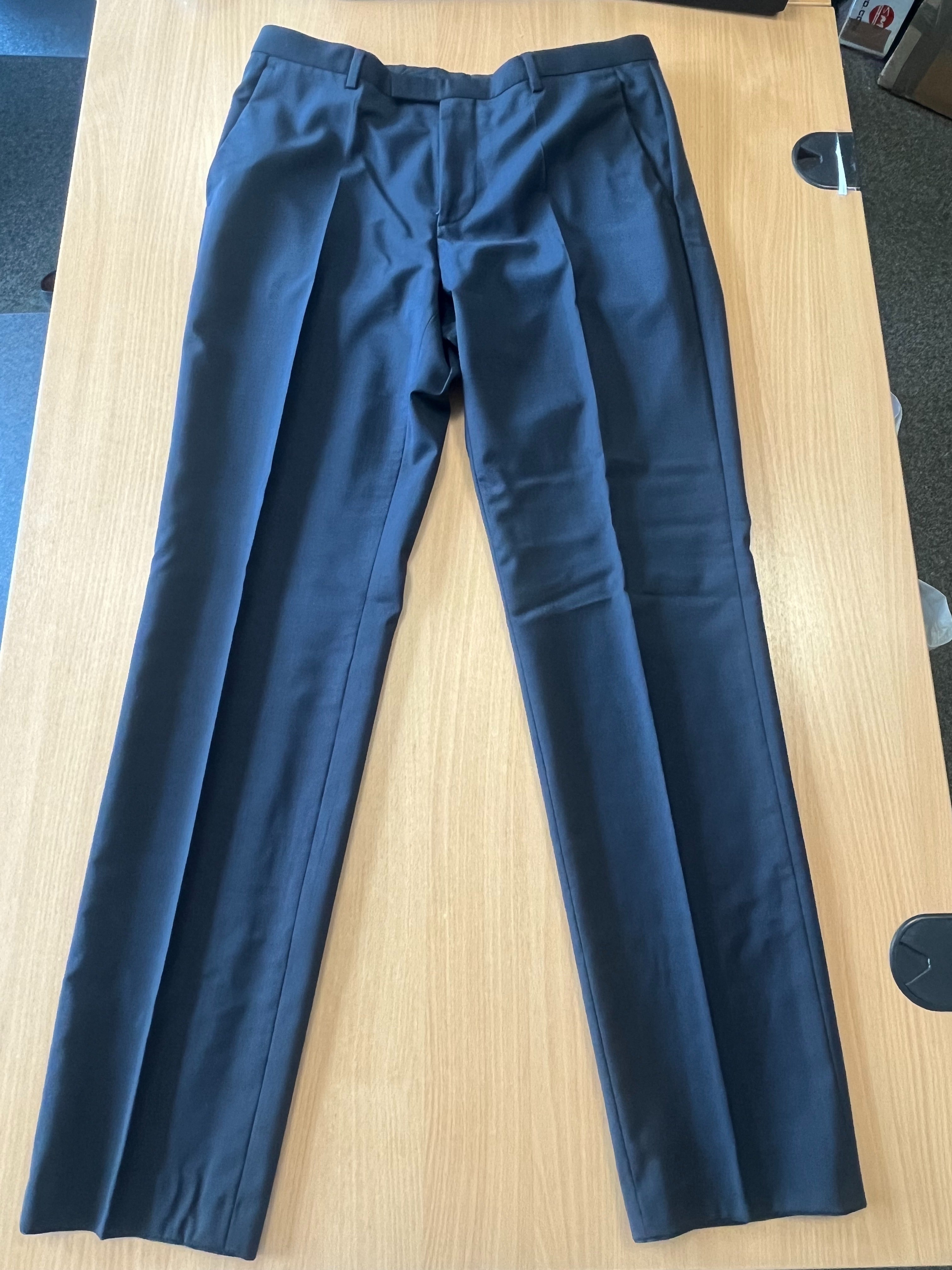 HUGO BOSS Herren Anzug 100% Schurwolle, Dunkelblau, Gr. 50, sehr guter Zustand