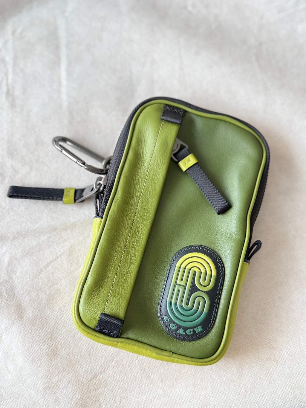 Coach Hybrid Leder Patch Pouch – Grün Multi, Klein, Sehr Gut