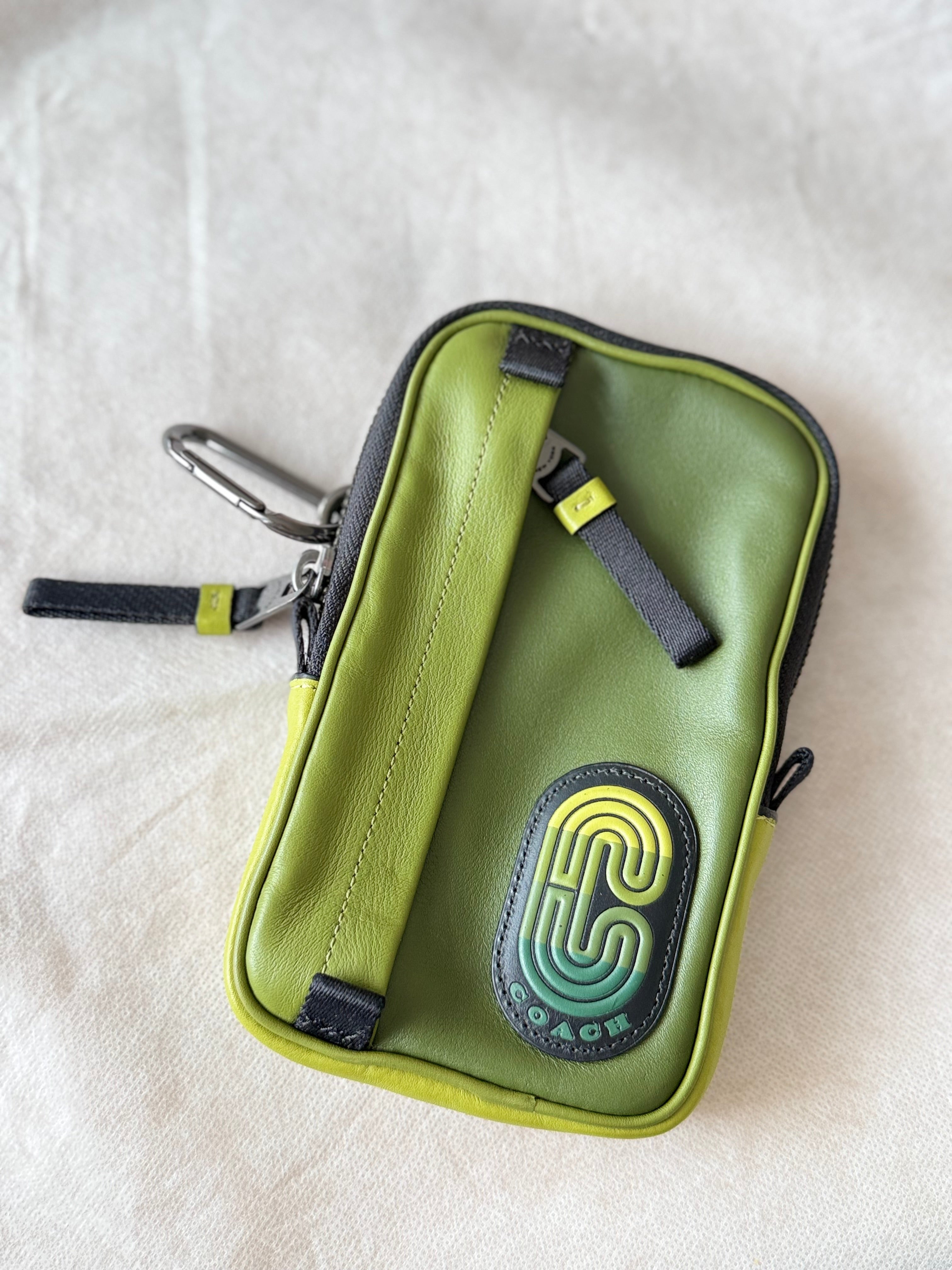 Coach Hybrid Leder Patch Pouch – Grün Multi, Klein, Sehr Gut