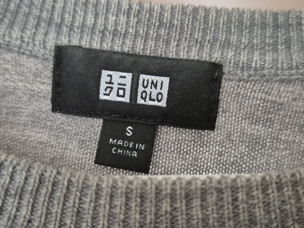 Uniqlo Extra Fine Merino Wool Crew-Neck Sweater Men’s S Gray, Normal Use