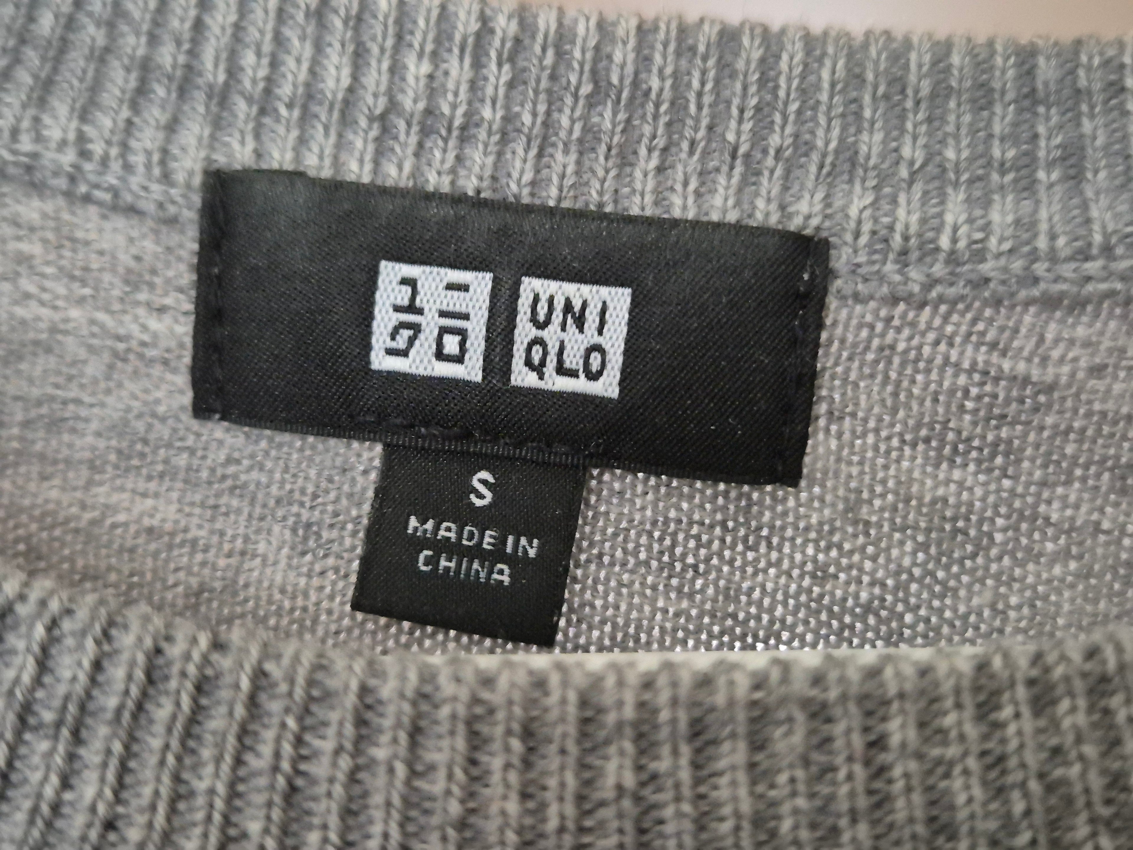 Uniqlo Extra Fine Merino Wool Crew-Neck Sweater Men’s S Gray, Normal Use