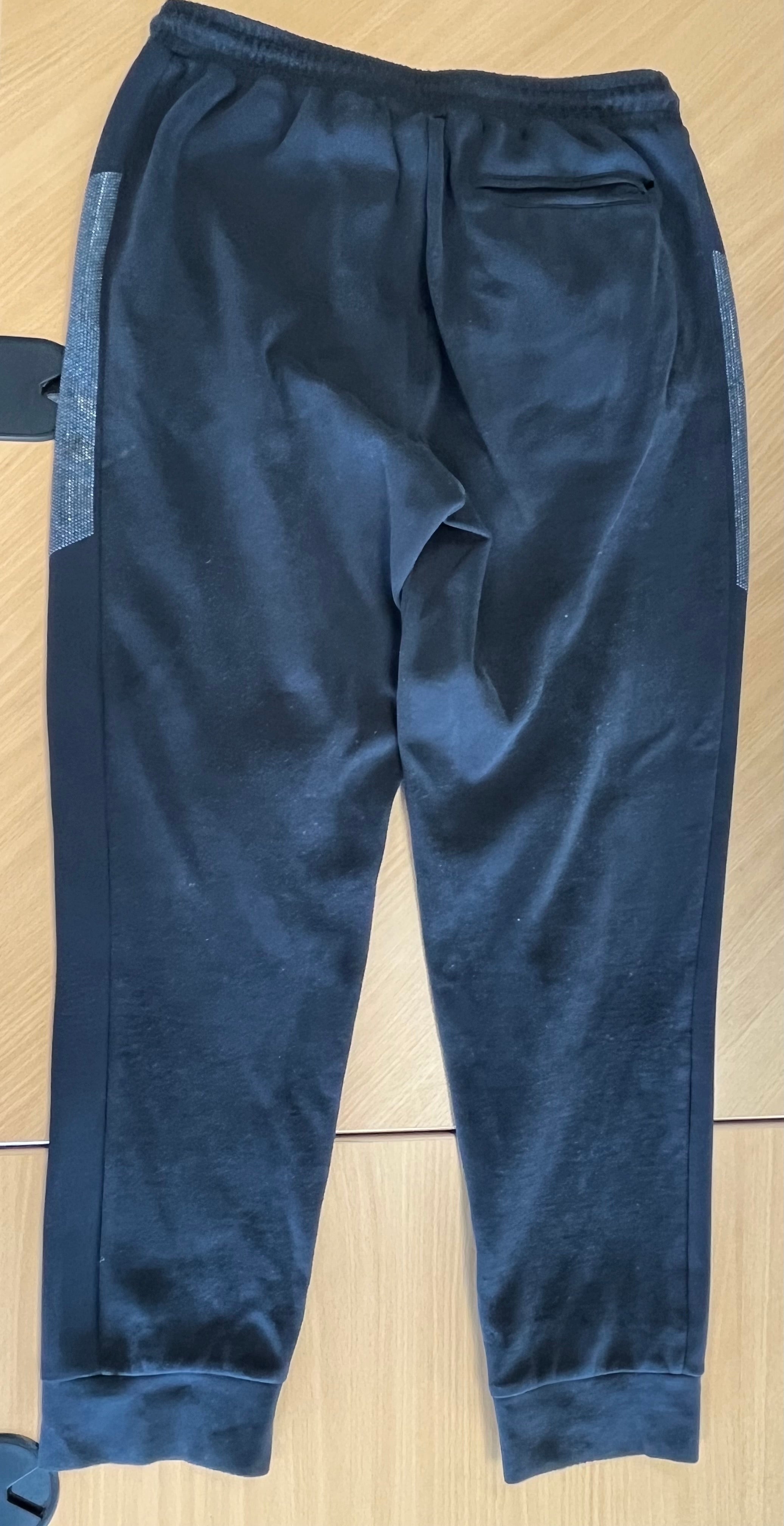 BOSS Athleisure Trainingsanzug Größe M – Schwarz, guter Zustand