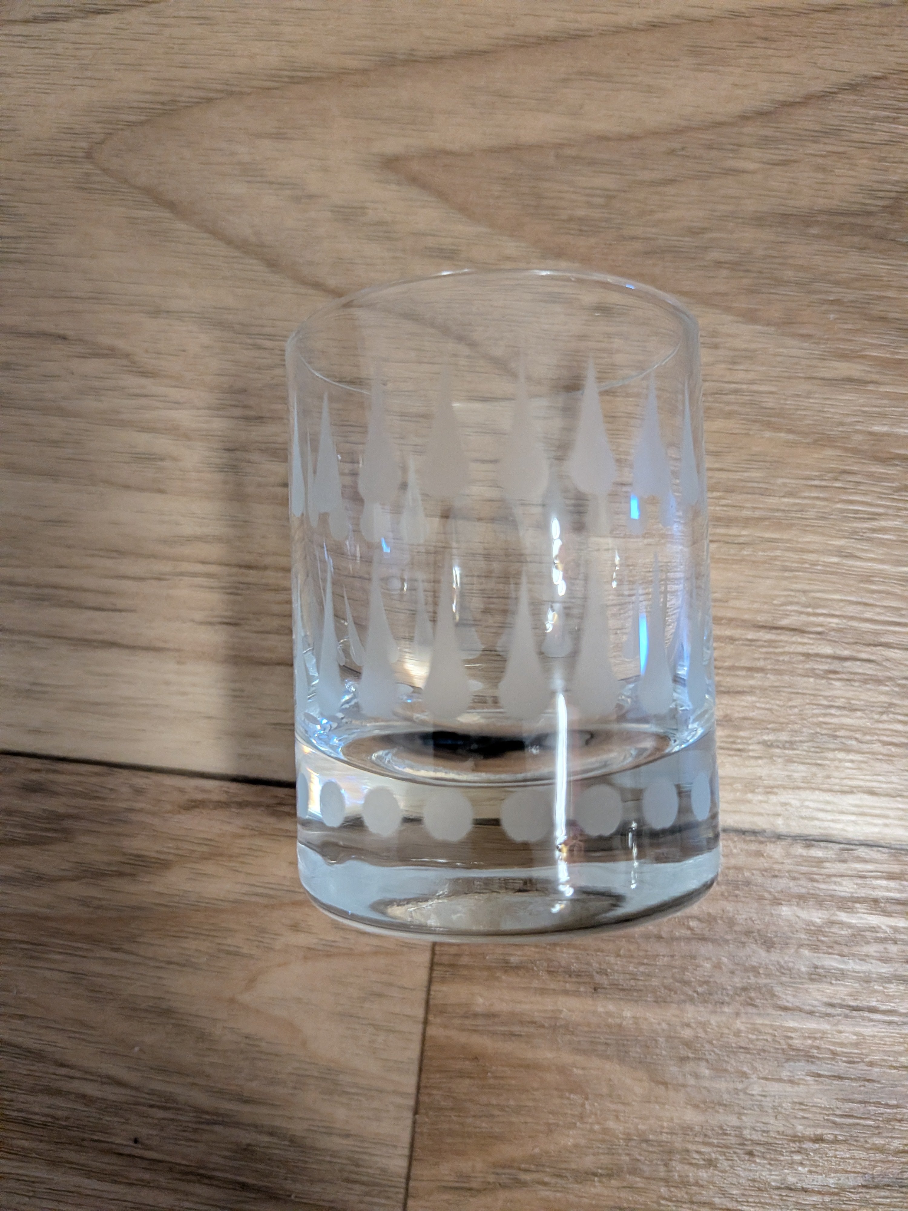 8 Vintage Whiskygläser, Teardrop-Muster, klar mit Frostdekor, sehr guter Zustand