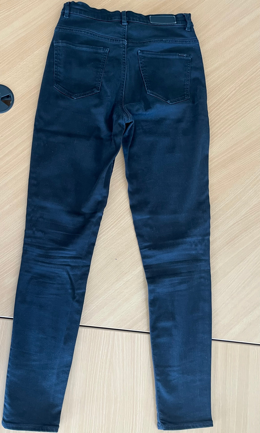 Hugo Boss Women's Skinny Black Denim Jeans W27 – Good Condition