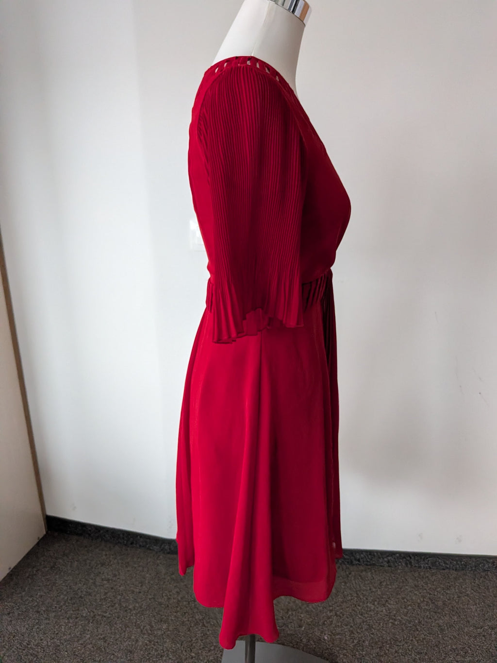 Fever London Rotes Plisseekleid – EU 36 – Guter Zustand