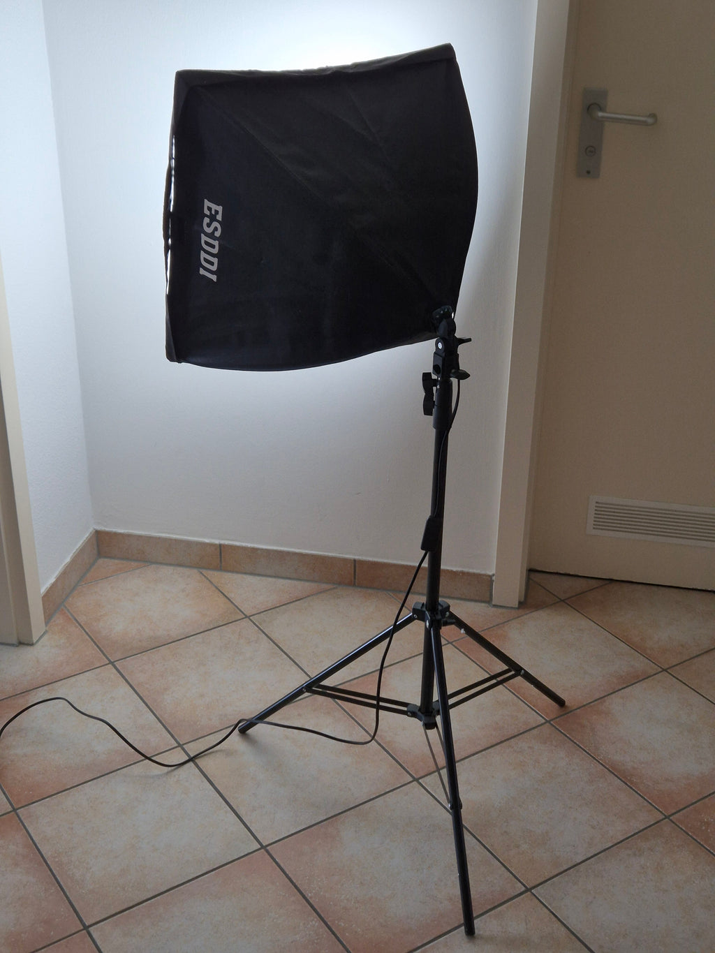 ESDDI PS070 80W LED Softbox Lighting Kit Black, Very Good, Stand & Bag Included