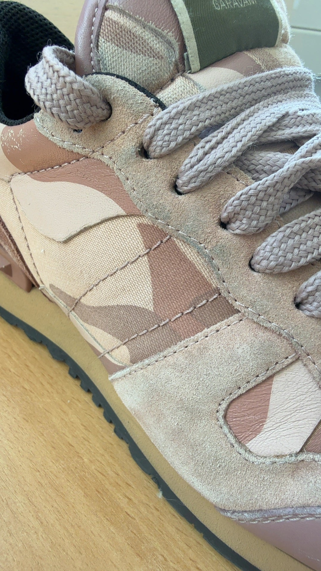 Valentino Garavani Rockrunner Sneakers Rose/Beige Camo EU 37.5 Very Good