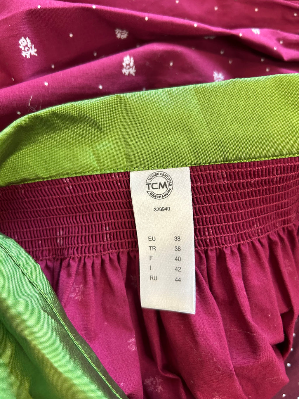 Midi Dirndl with 2 Aprons, EU 38, Maroon Polka Dot, Very Good Condition