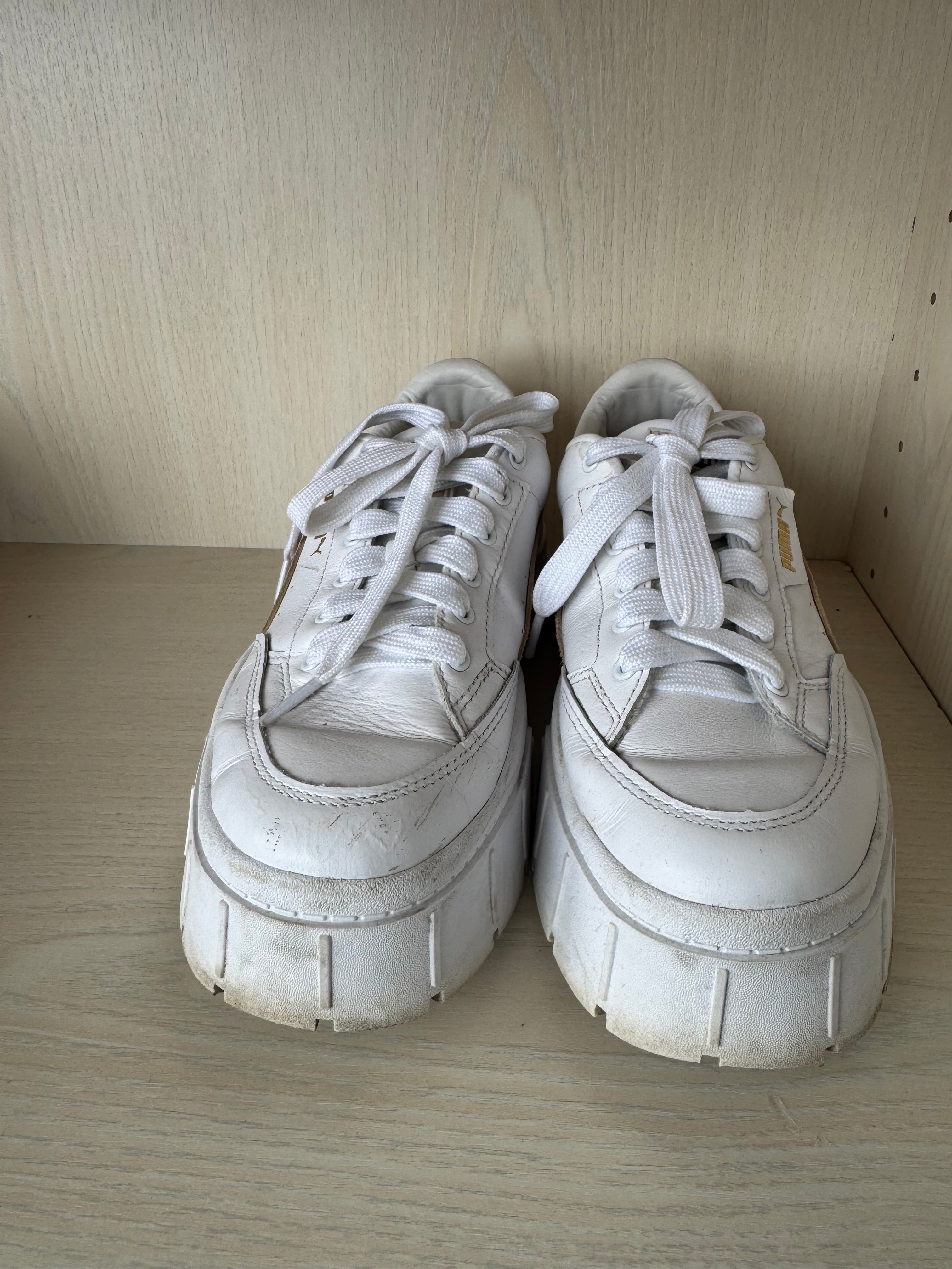 PUMA Mayze Stack Plateausneaker | EU 39 | Weiß/Light Sand | Guter Zustand