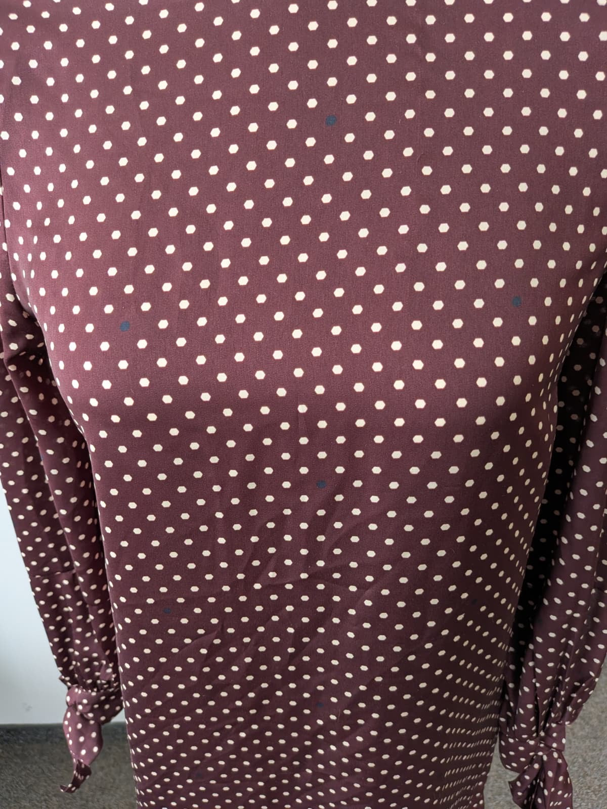 Chiara B. Mini Kleid M – Bordeaux, Punkte, Schleifenärmel, Guter Zustand