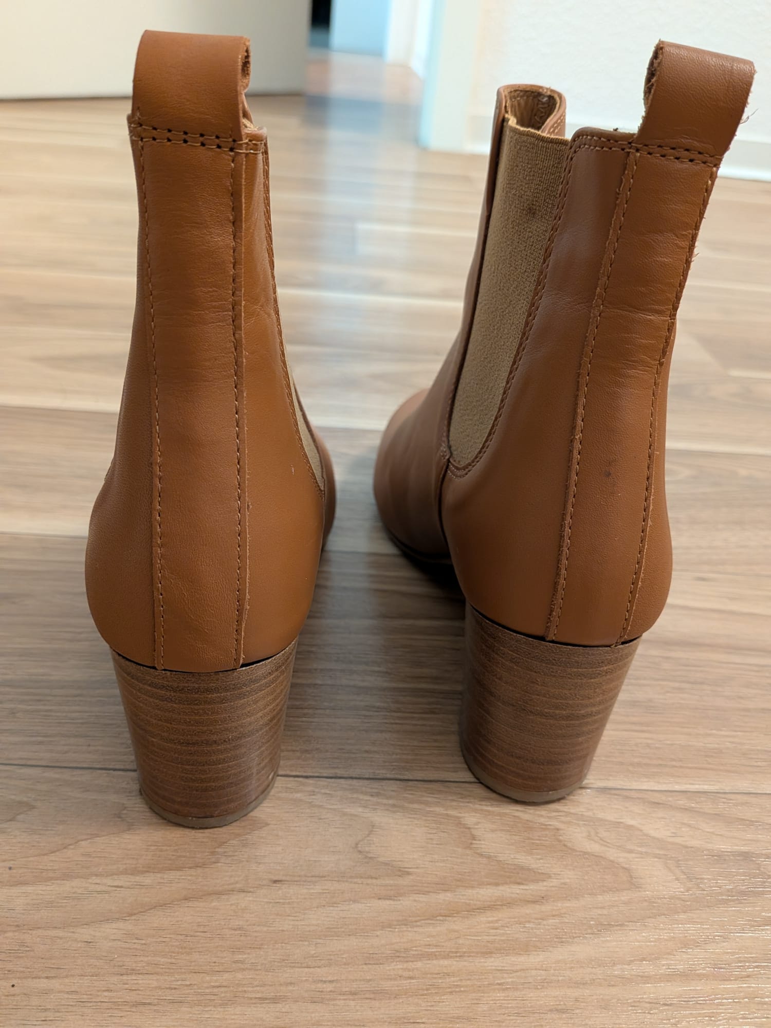 Kahmune “Mila” Chelsea Boots – Tan Leder, Gr. 38, Guter Zustand