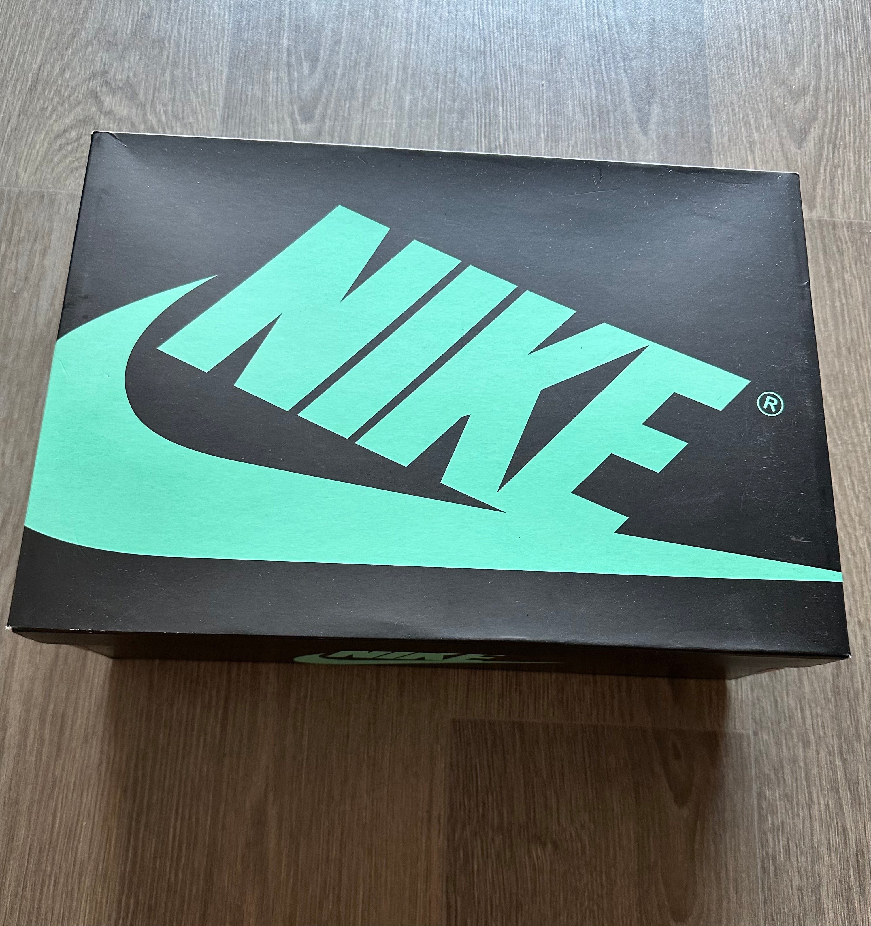 Nike Air Jordan 1 High OG “Green Glow” - EU42 / US8.5 - Very Good