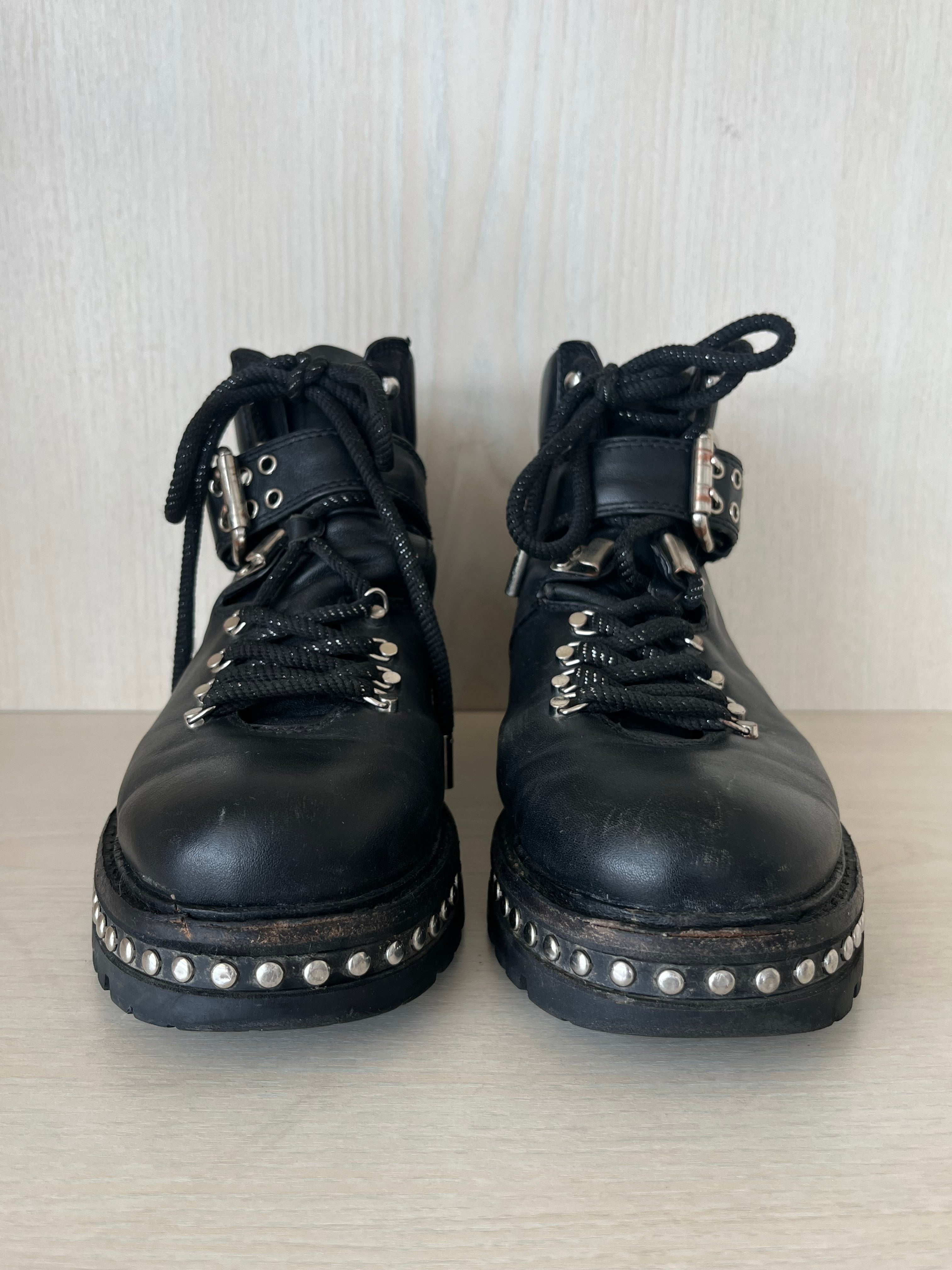 Lola Cruz Leder Combat Boots Nieten Schwarz EU 37 Zustand Gut