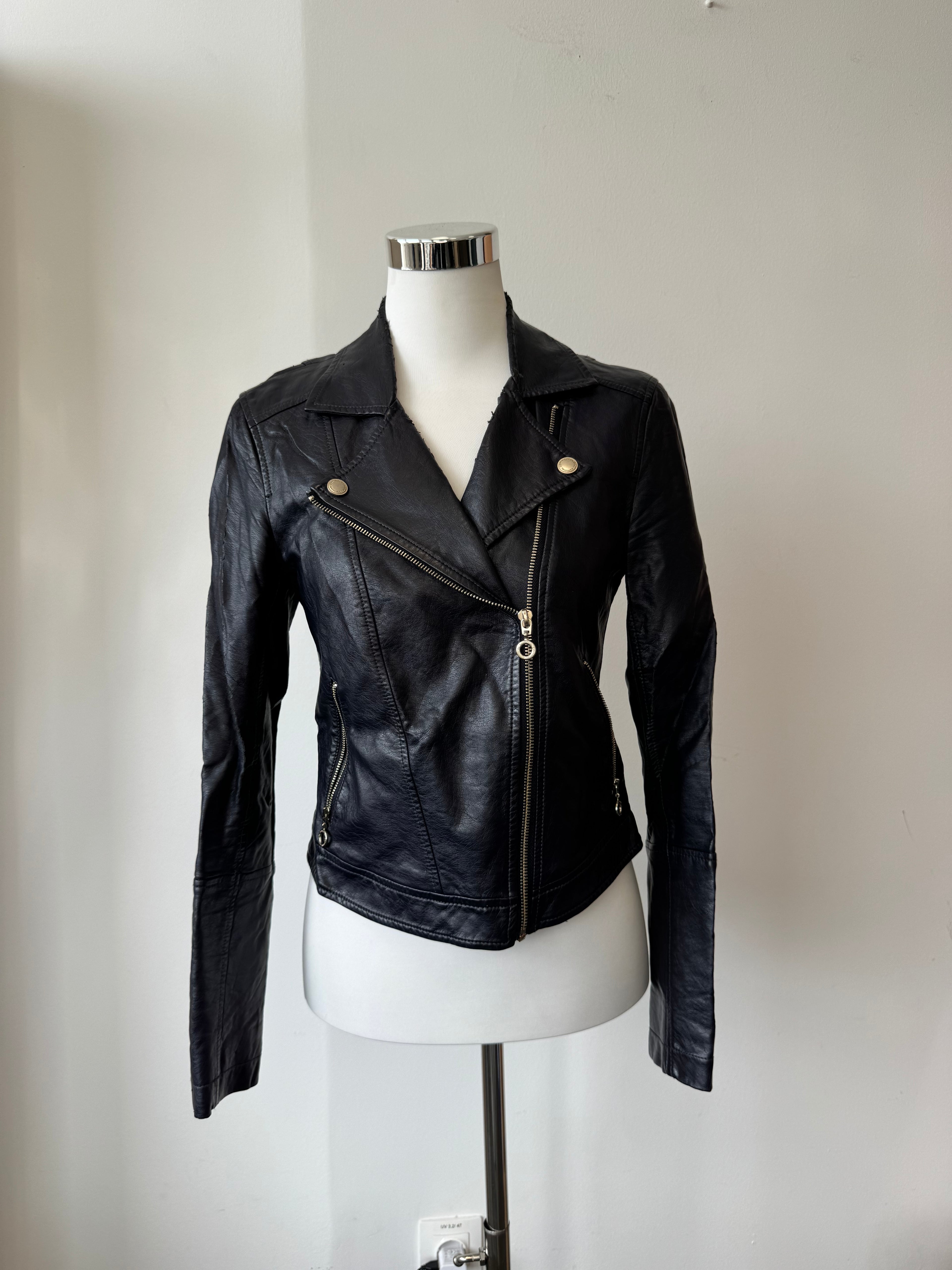 Comma faux-leather moto jacket black EU 36 – poor condition biker style