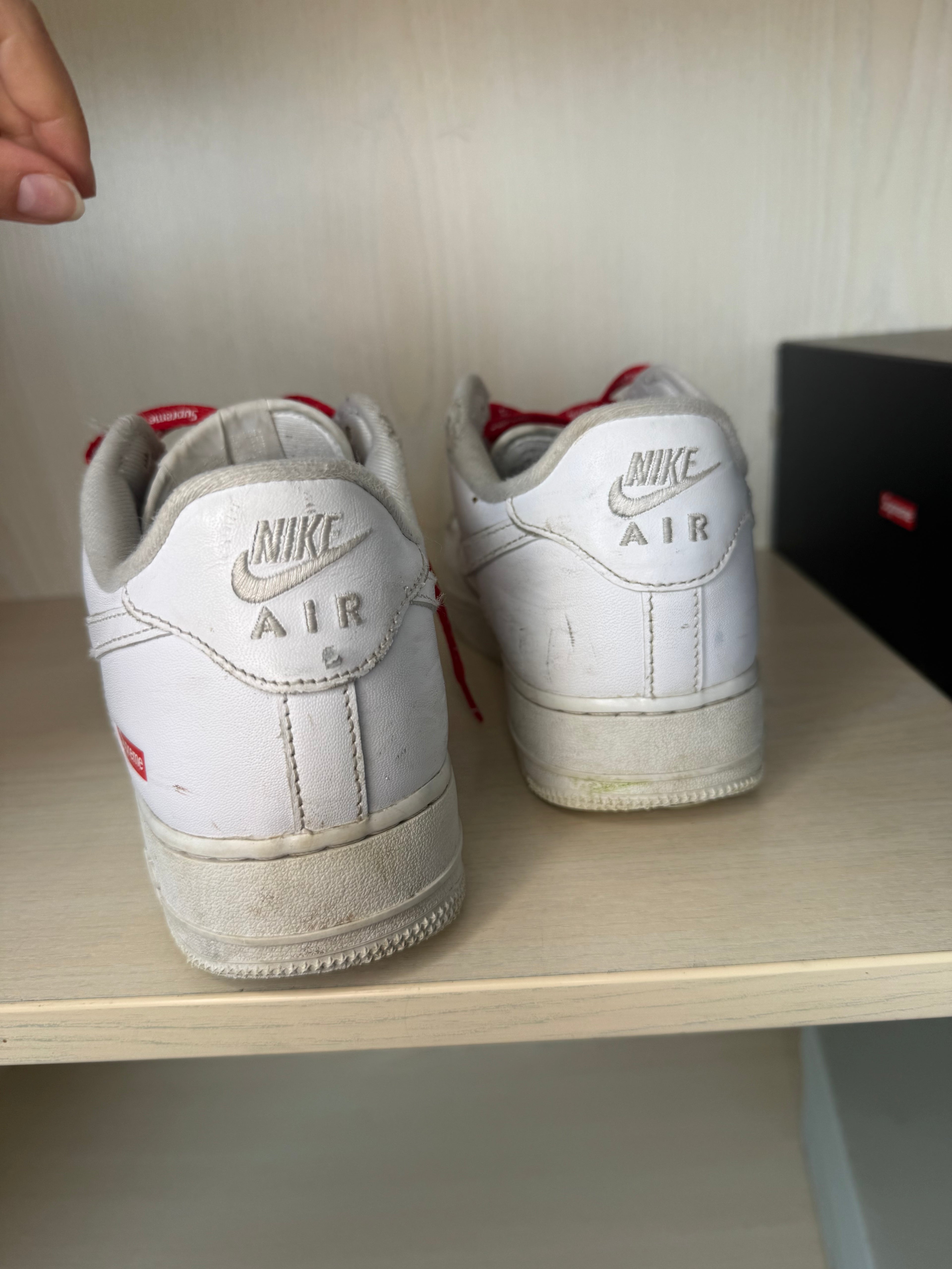 Supreme x Nike Air Force 1 Low Weiß EU 43 – gebraucht, Box Logo