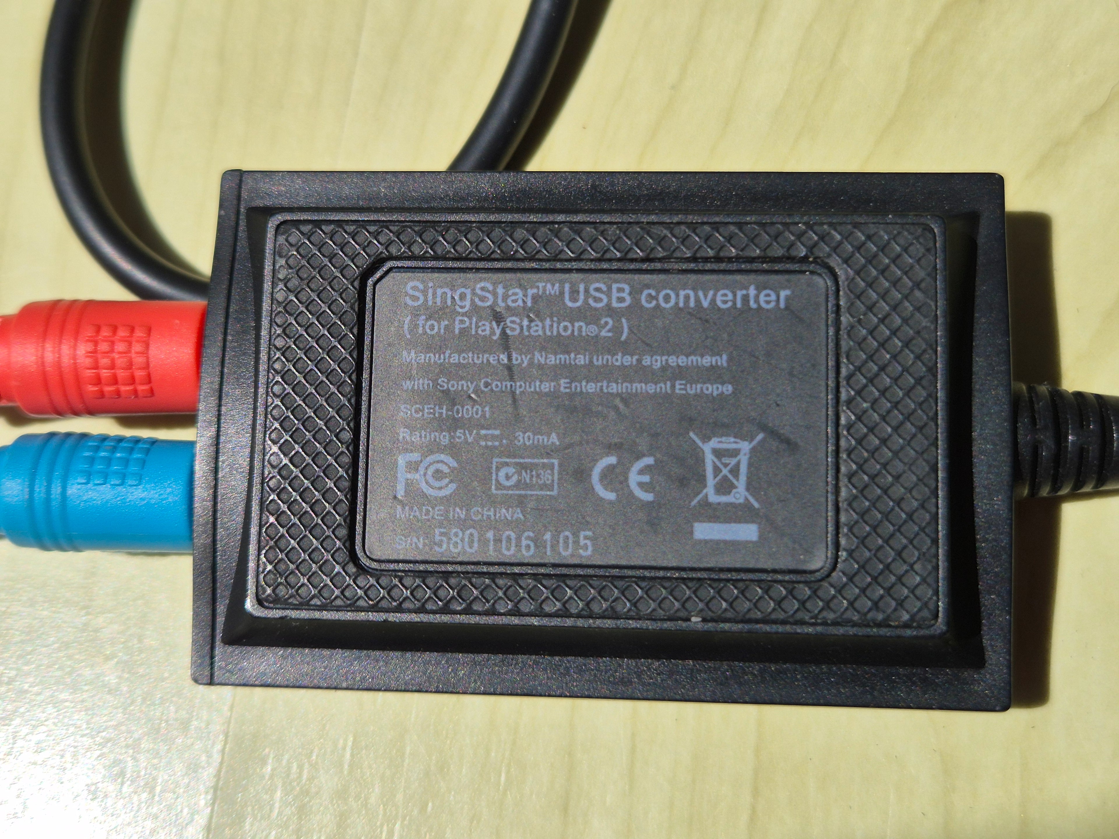 Sony SingStar Kabelmikrofone Paar mit USB-Konverter, Schwarz/Rot/Blau, Gut